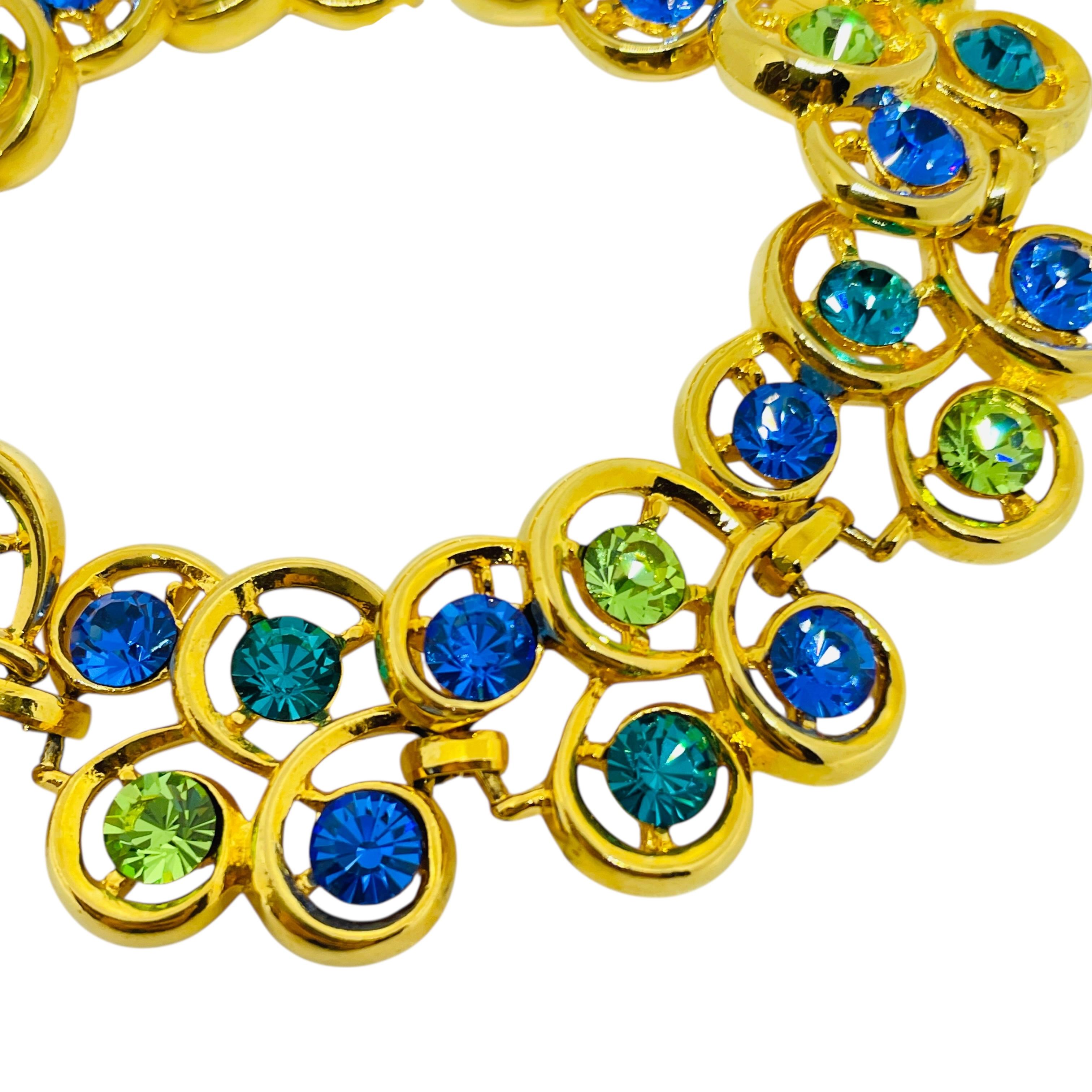 BOB MACKIE signiert vintage vergoldet blau grüner Kristall Designer-Armband im Angebot 1