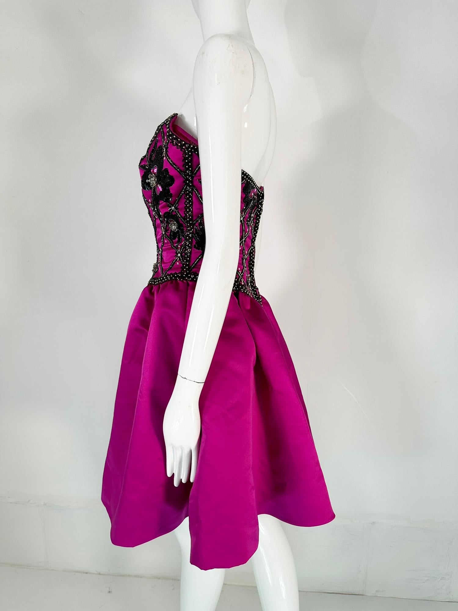 Bob Mackie Strapless Beaded Bodice Semi Full Skirt Evening Dress in Fuchsia 6  In Good Condition For Sale In West Palm Beach, FL