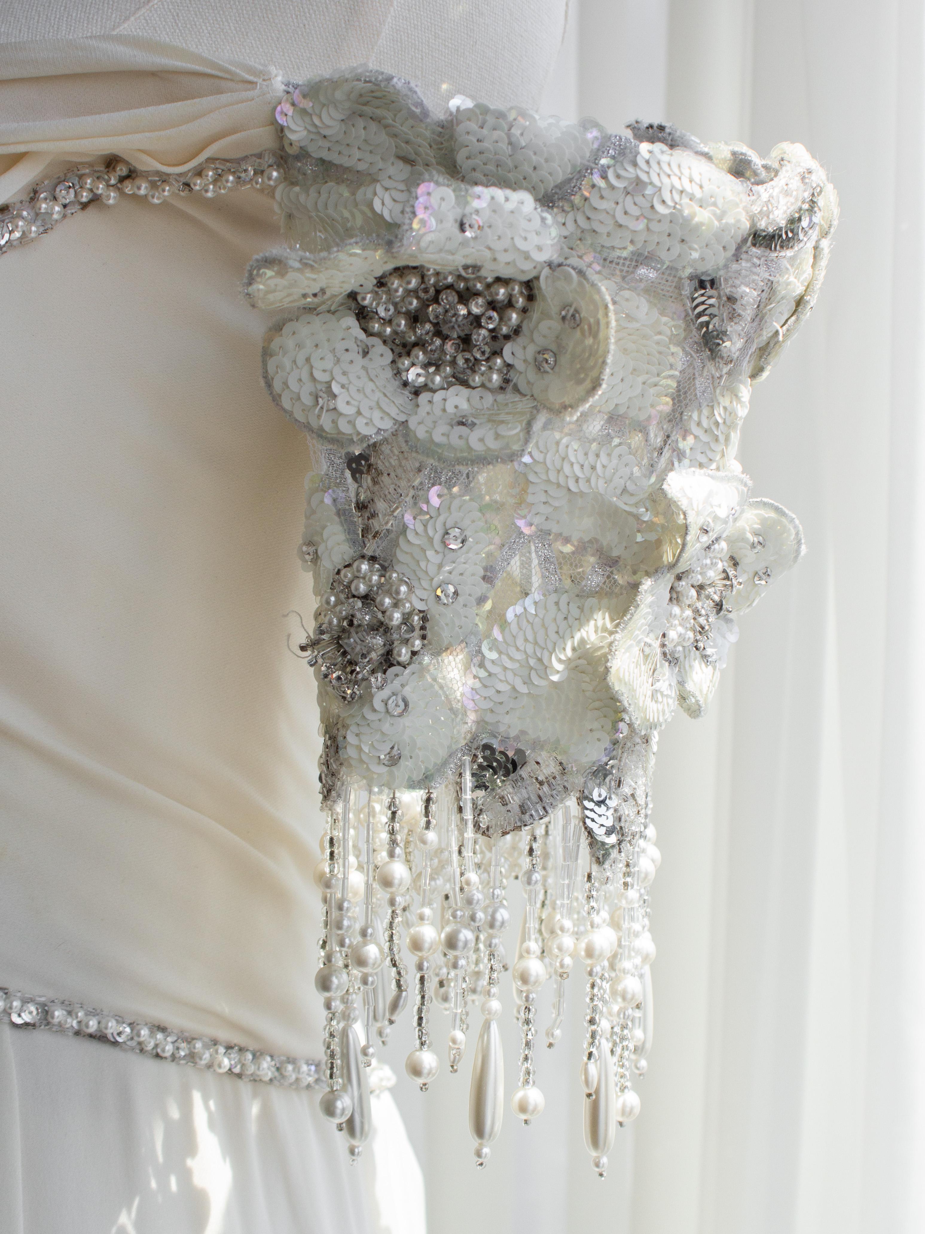 Bob Mackie Vintage 1980s White Flower Embellished Bridal Gown For Sale 2
