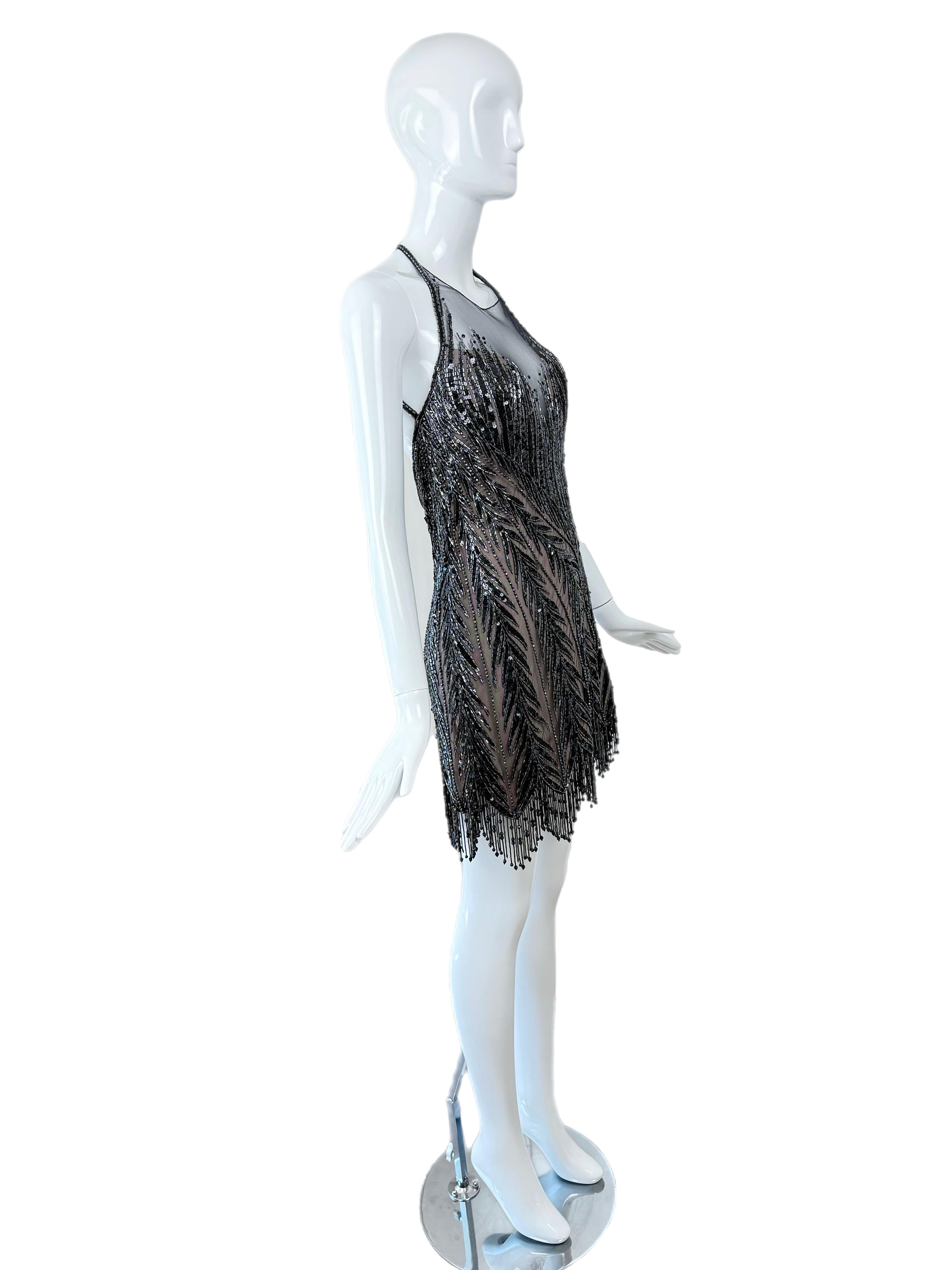 BOB MACKIE Mini robe dos nu vintage anthracite lourde perlée Pour femmes en vente