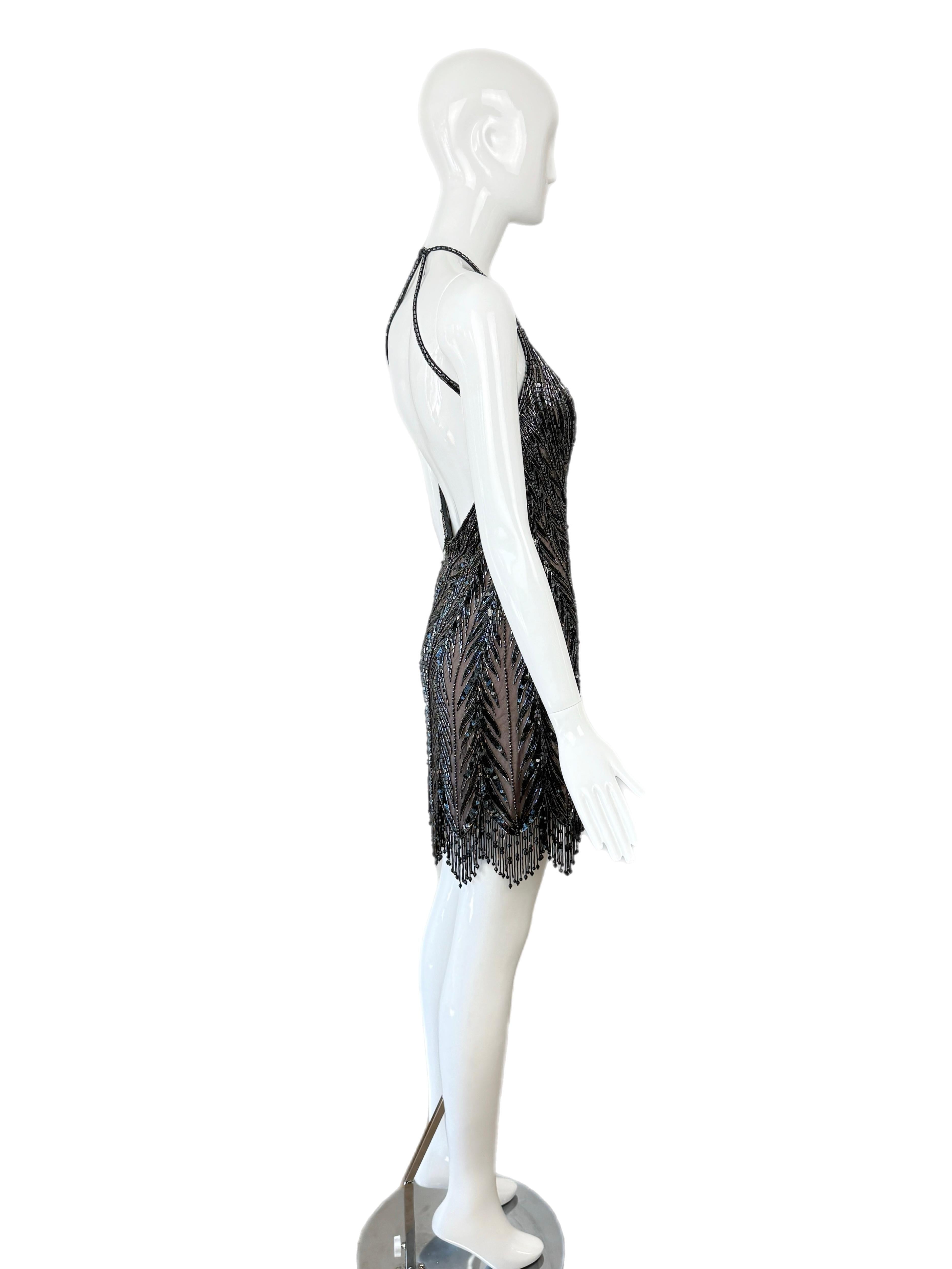BOB MACKIE Mini robe dos nu vintage anthracite lourde perlée en vente 1