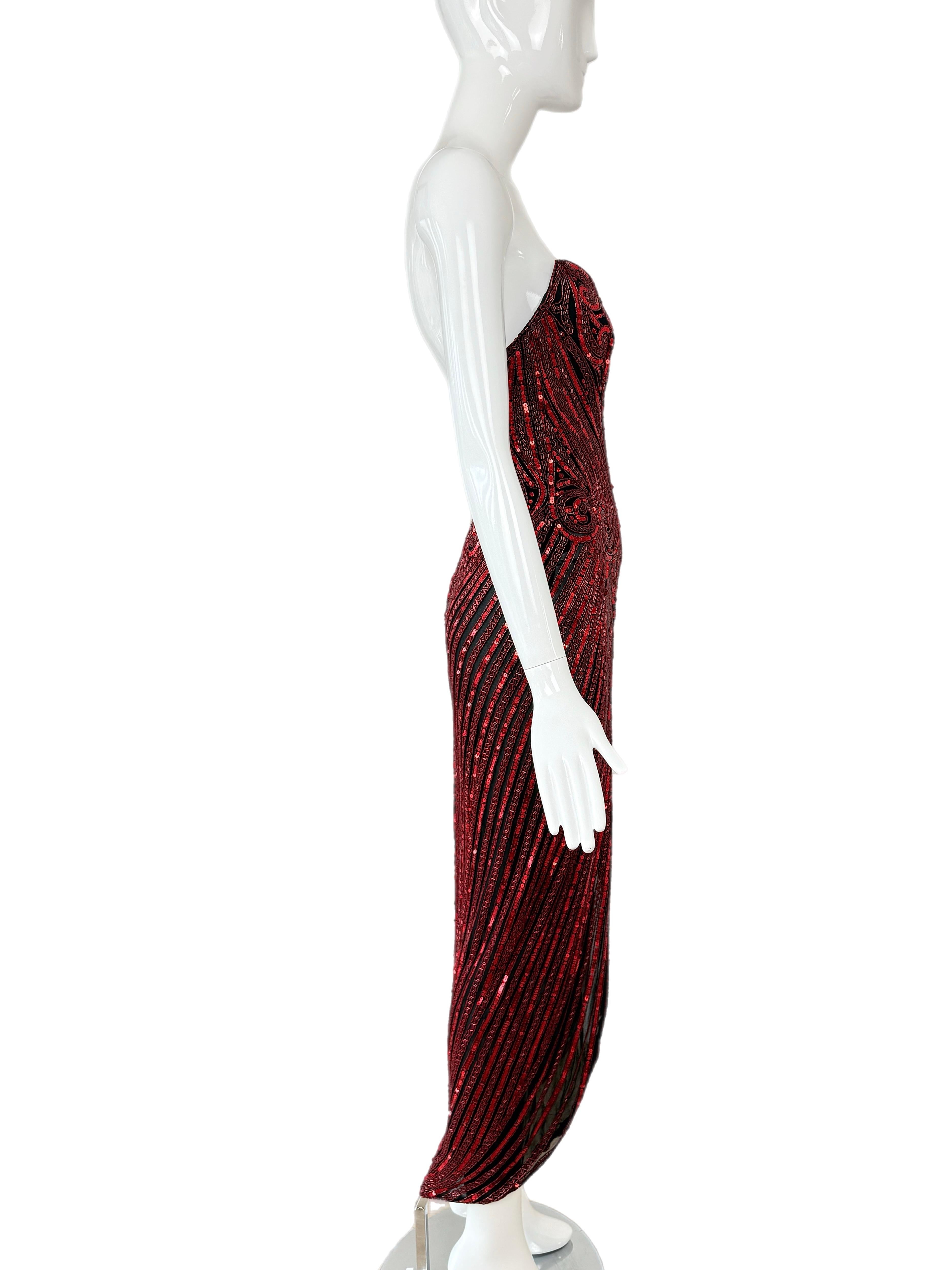 BOB MACKIE Vintage Rot Stark verschönertes Abendkleid im Angebot 1