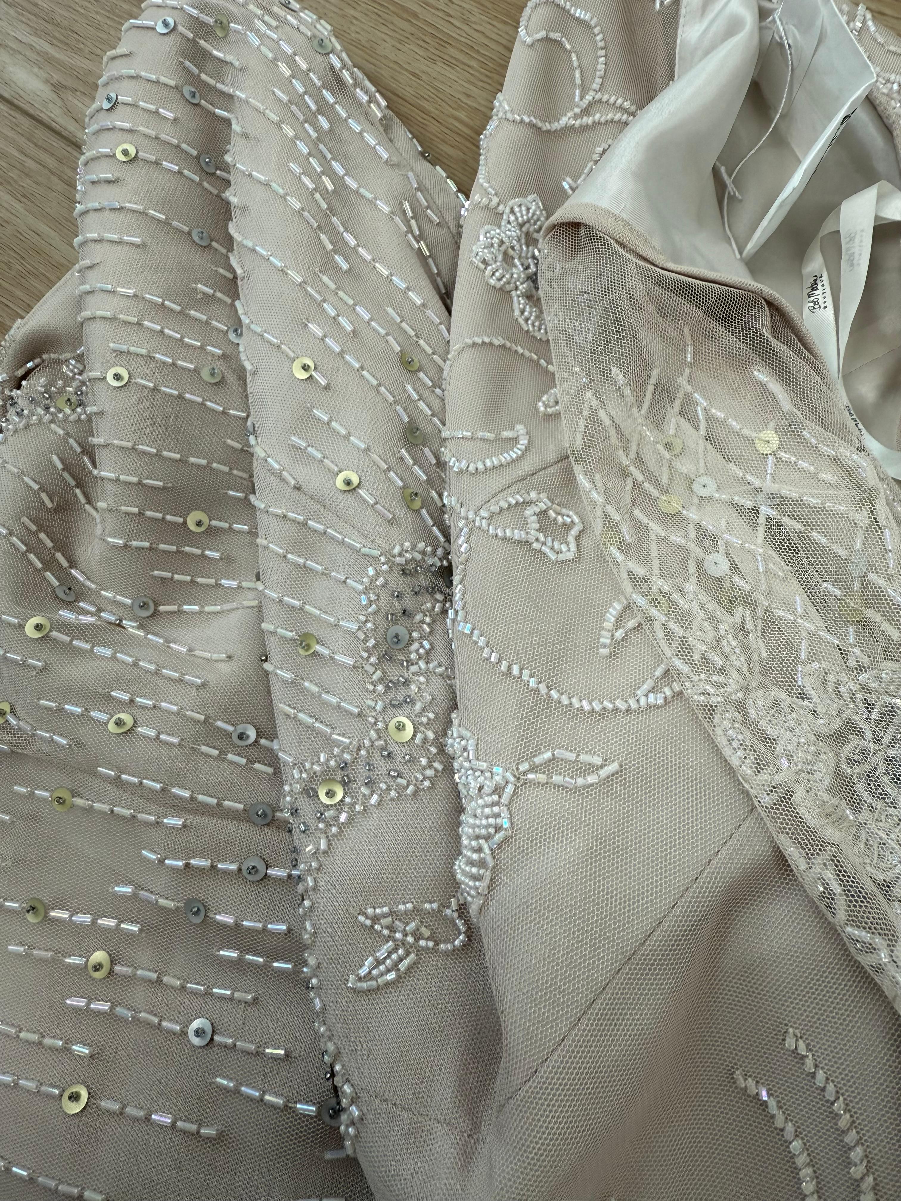 BOB MACKIE Vestido de Novia Vintage Taupe con Abalorios y Adornos Vestido de Novia Maxi en venta 2