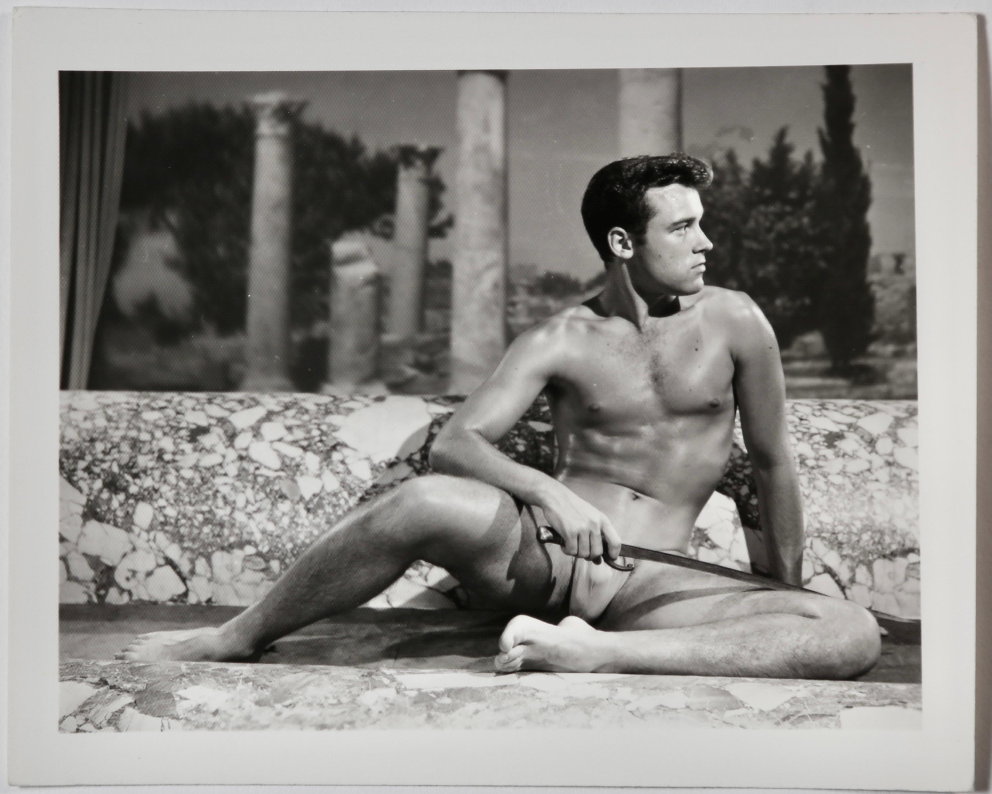 BOB MIZER  ATHLETIC MODEL GUILD 1950s Vintage 12 Photograph Series - Rome of Old - Nude Photograph Grigio di Bob Mizer Athletic Model Guild