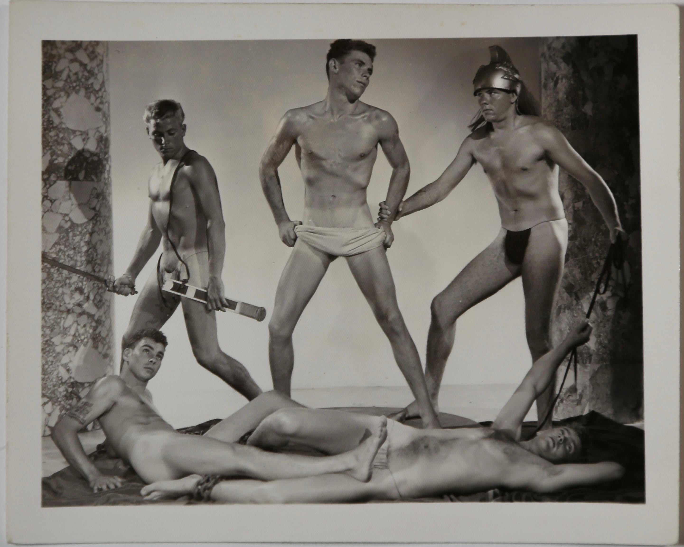 BOB MIZER  ATHLETIC MODEL GUILD 1950s Vintage 12 Photograph Series - Rome of Old in vendita 1