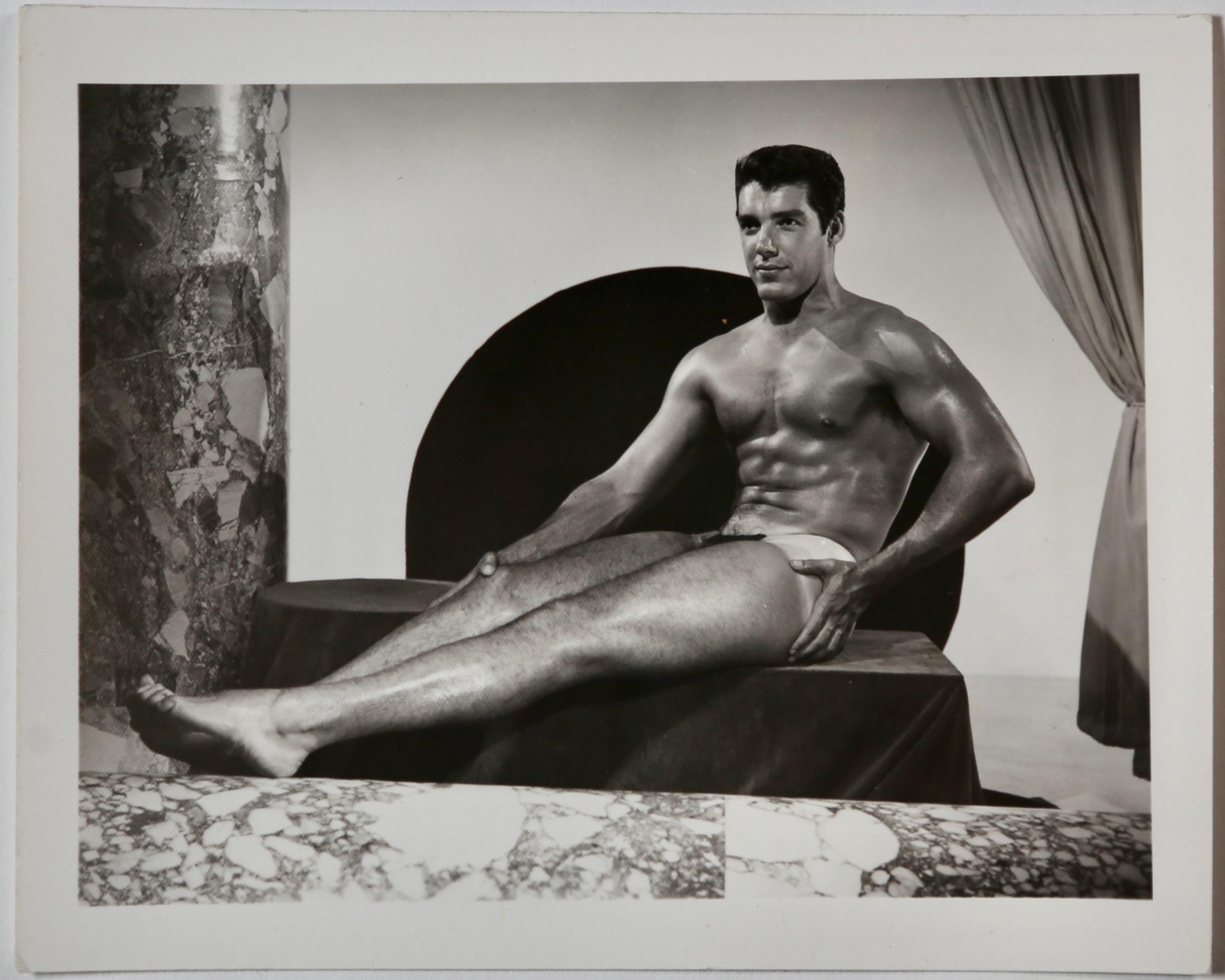 BOB MIZER  ATHLETIC MODEL GUILD 1950s Vintage 12 Photograph Series - Rome of Old in vendita 5