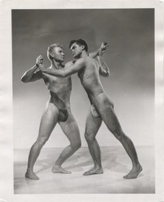 Untitled (Two Wrestlers), fotografia in bianco e nero del fisico maschile degli anni '60, queer