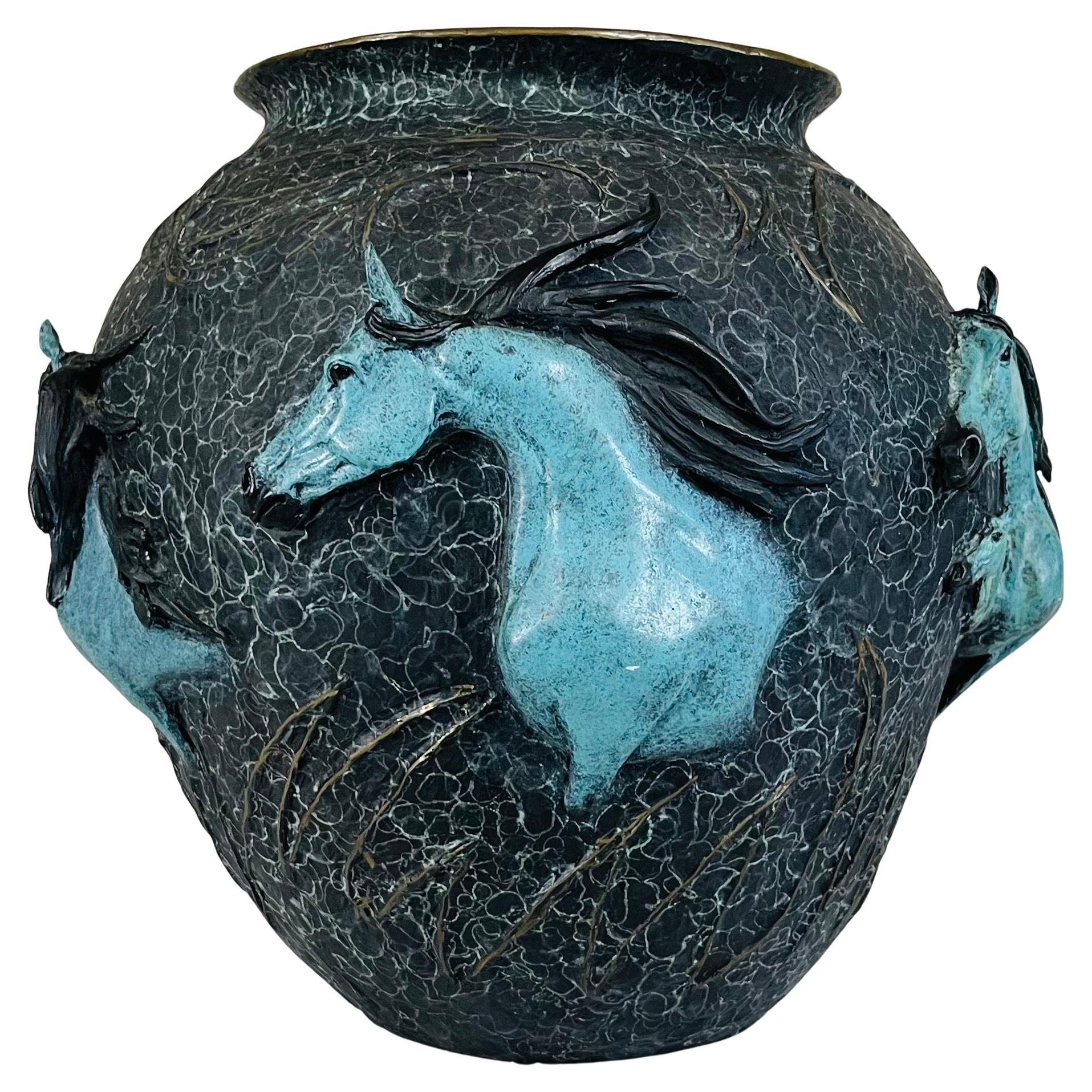 Vaso scultura oversize in bronzo occidentale "Cavalli del deserto" di Bob Parks in vendita