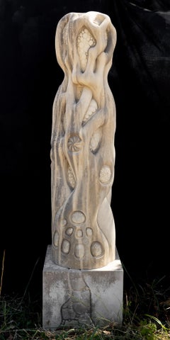Fantastische Psychedelic-Skulptur „Lemon Squeezer“ aus weißem Kalkstein mit Steinschnitzereien