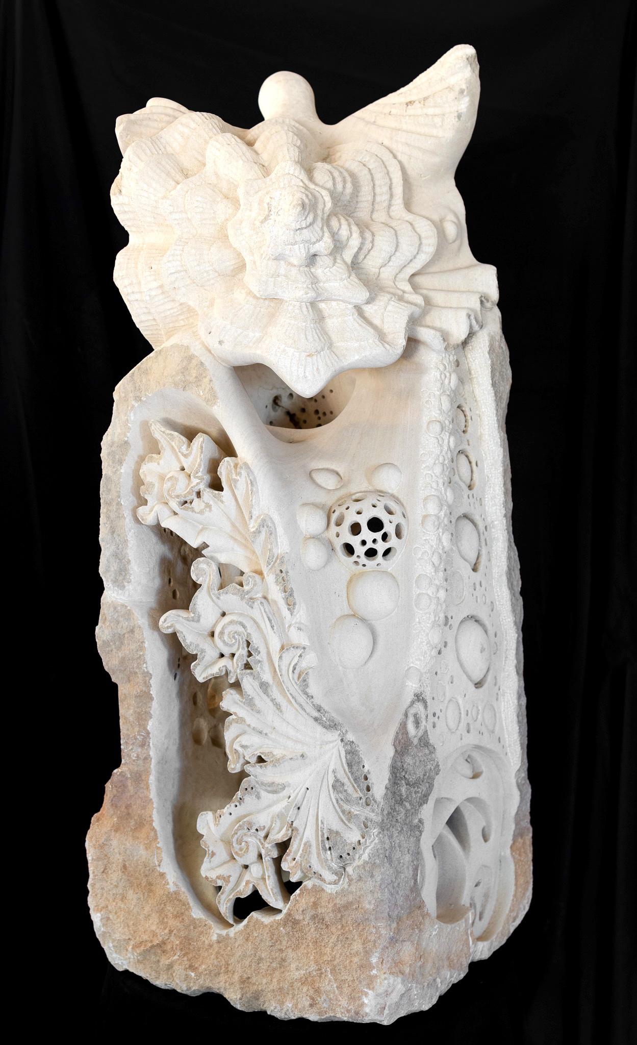 Fantastische Psychedelic-Skulptur „Sea Candy“ aus weißem Kalkstein mit Steinschnitzereien im Angebot 1
