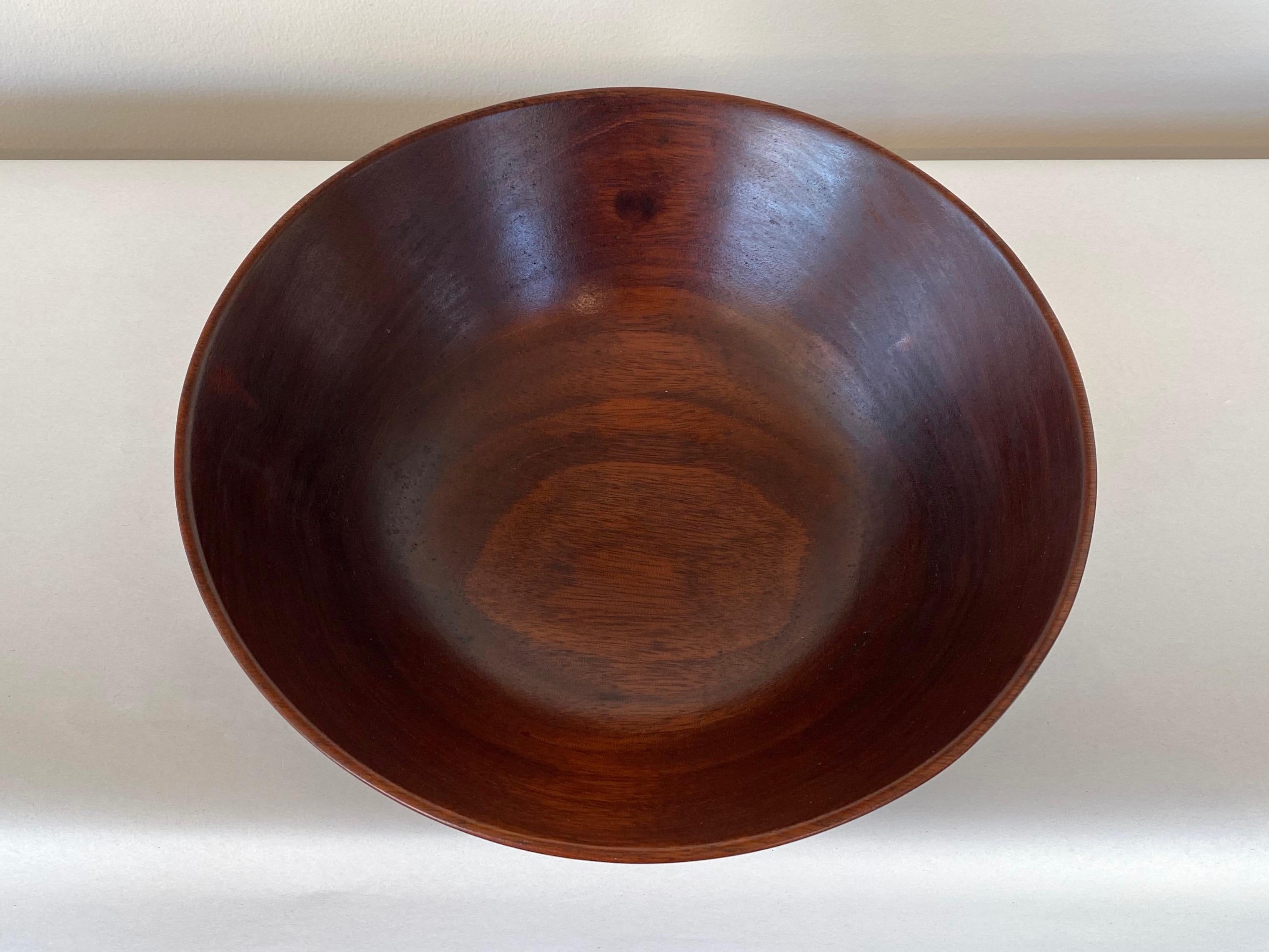 American Bob Stocksdale Mahogany Turned Wood Bowl, Signed, 1960s For Sale