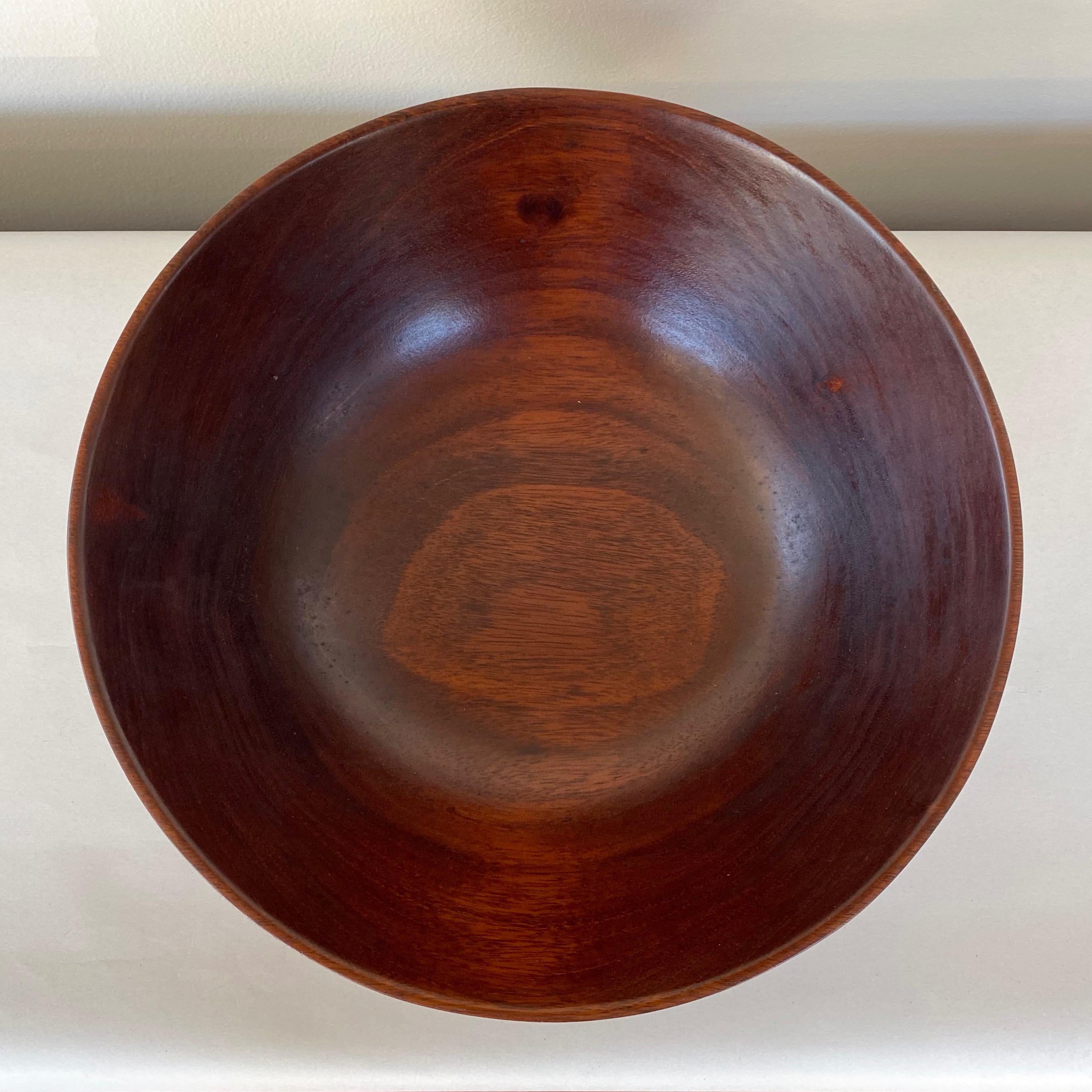 Bob Stocksdale Mahogany Turned Wood Bowl, Signed, 1960s In Good Condition For Sale In San Francisco, CA