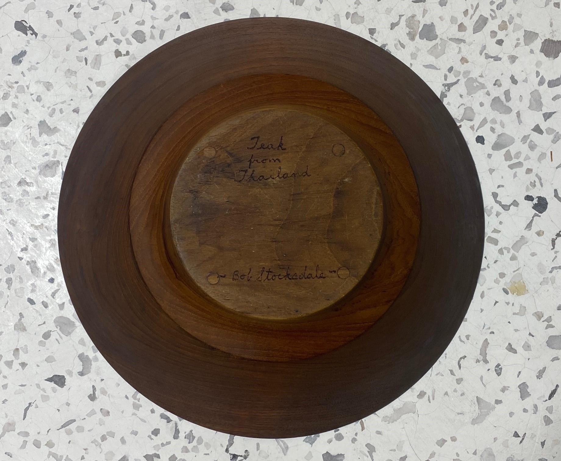 Grand bol d'art moderne du milieu du siècle en bois de teck tourné signé Bob Stocksdale en vente 4