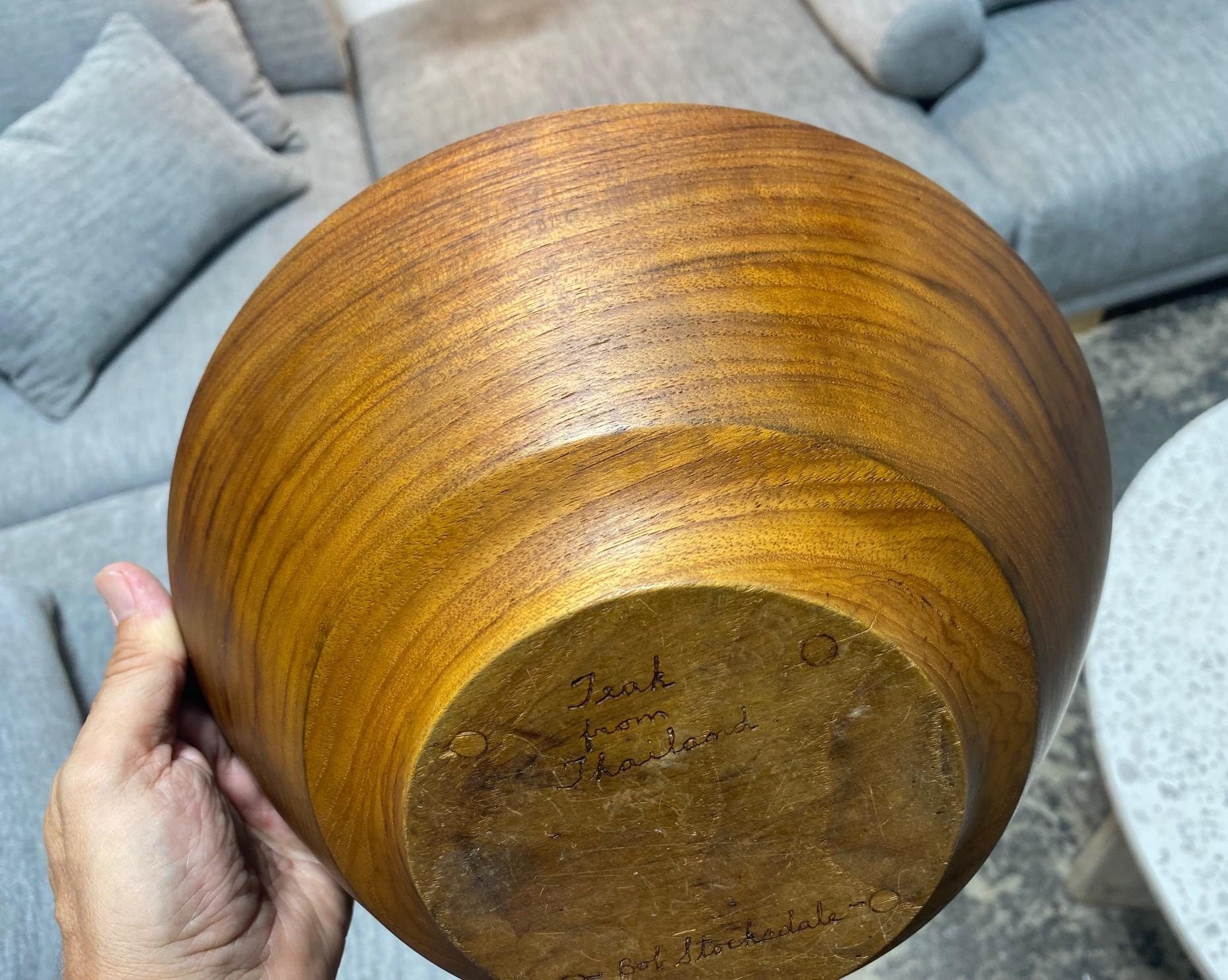 Gran cuenco artístico de madera de teca torneada, moderno de mediados de siglo, firmado por Bob Stocksdale en venta 11