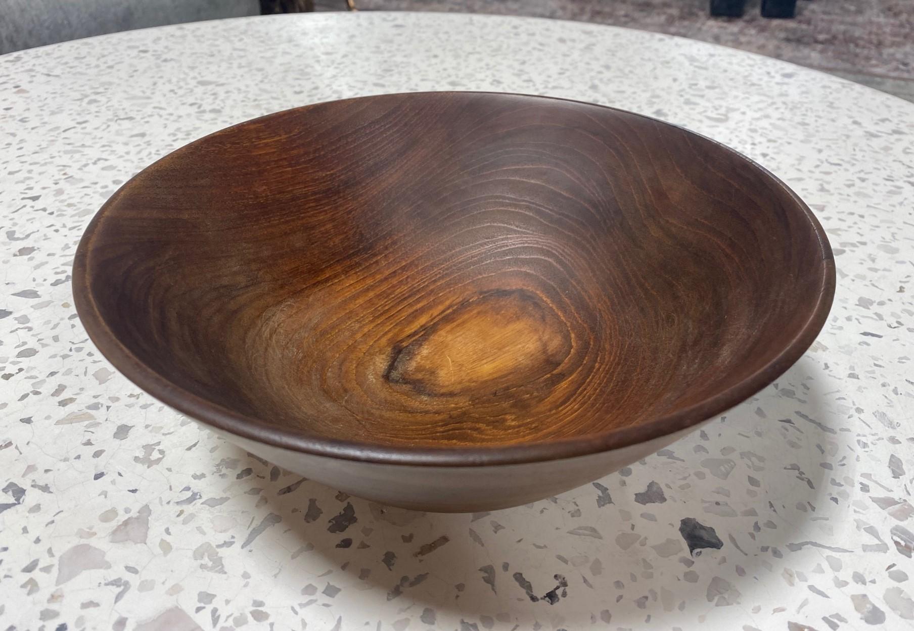 Bob Stocksdale Signed Mid-Century Modern Turned Teak Wood Large Art Bowl In Good Condition For Sale In Studio City, CA