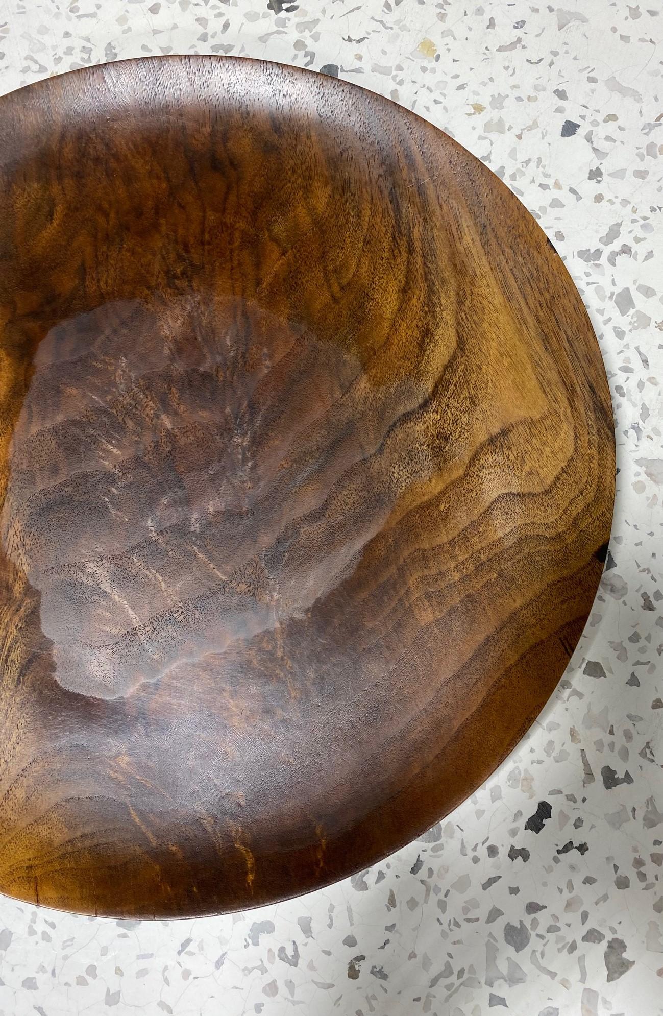 Bob Stocksdale Signed Mid-Century Modern Turned Walnut Wood Charger Platter For Sale 2