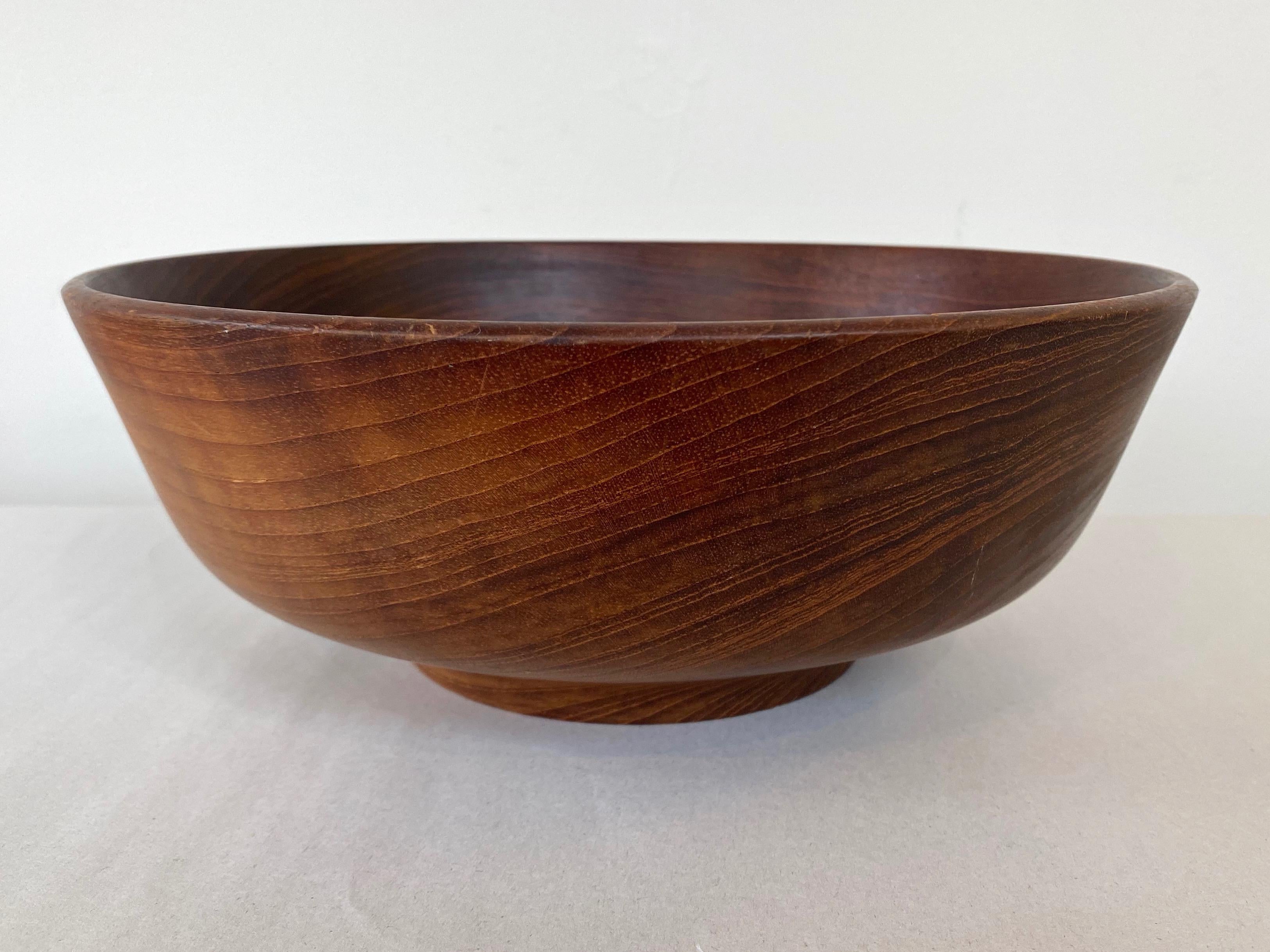 Bob Stocksdale Teak Turned Wood Bowl with Exceptional Grain Pattern, Early 1970s In Good Condition For Sale In San Francisco, CA