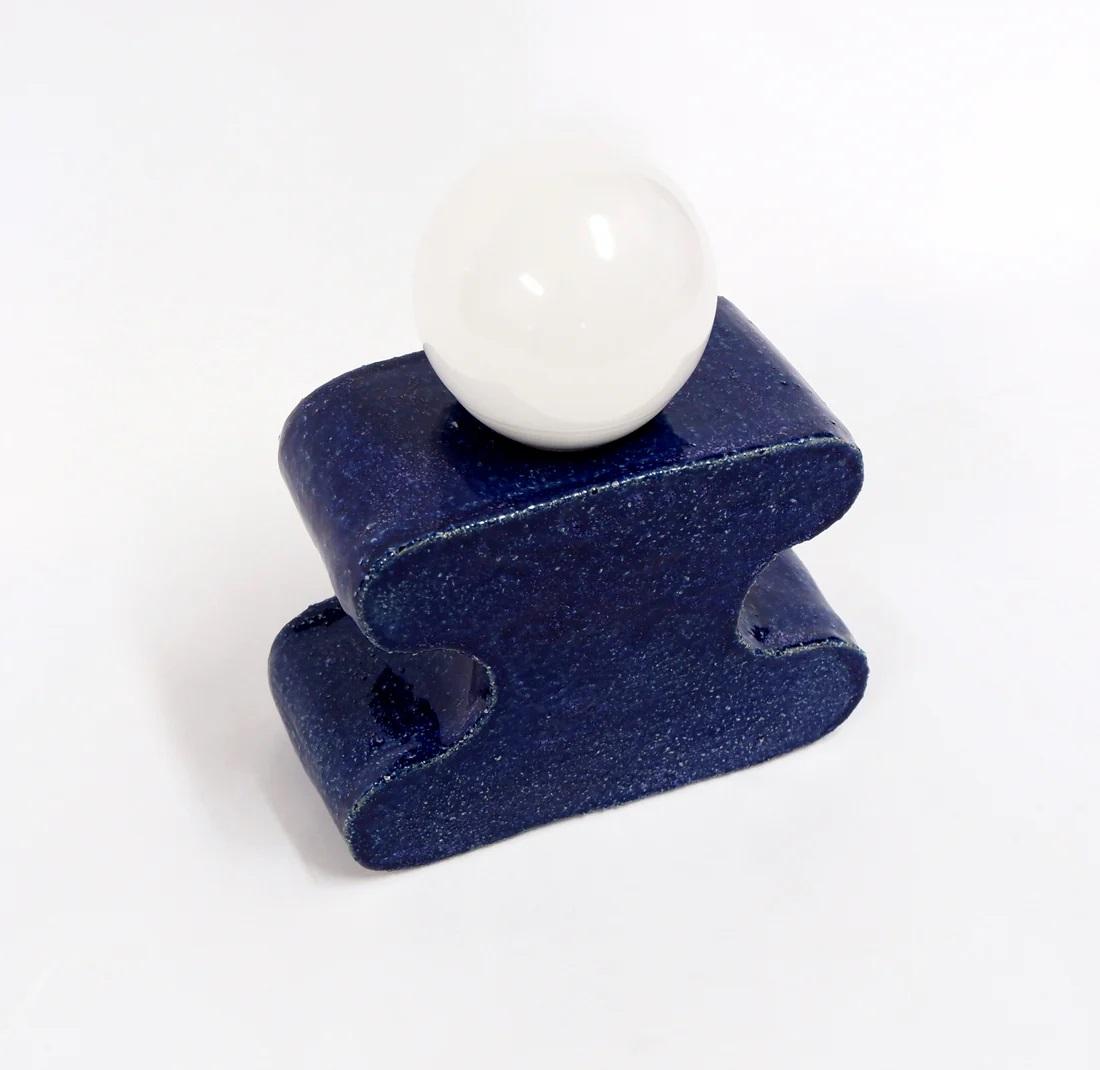 Vernissé Lampe de bureau Boba Mini Donna I de Curvy World Studio en vente
