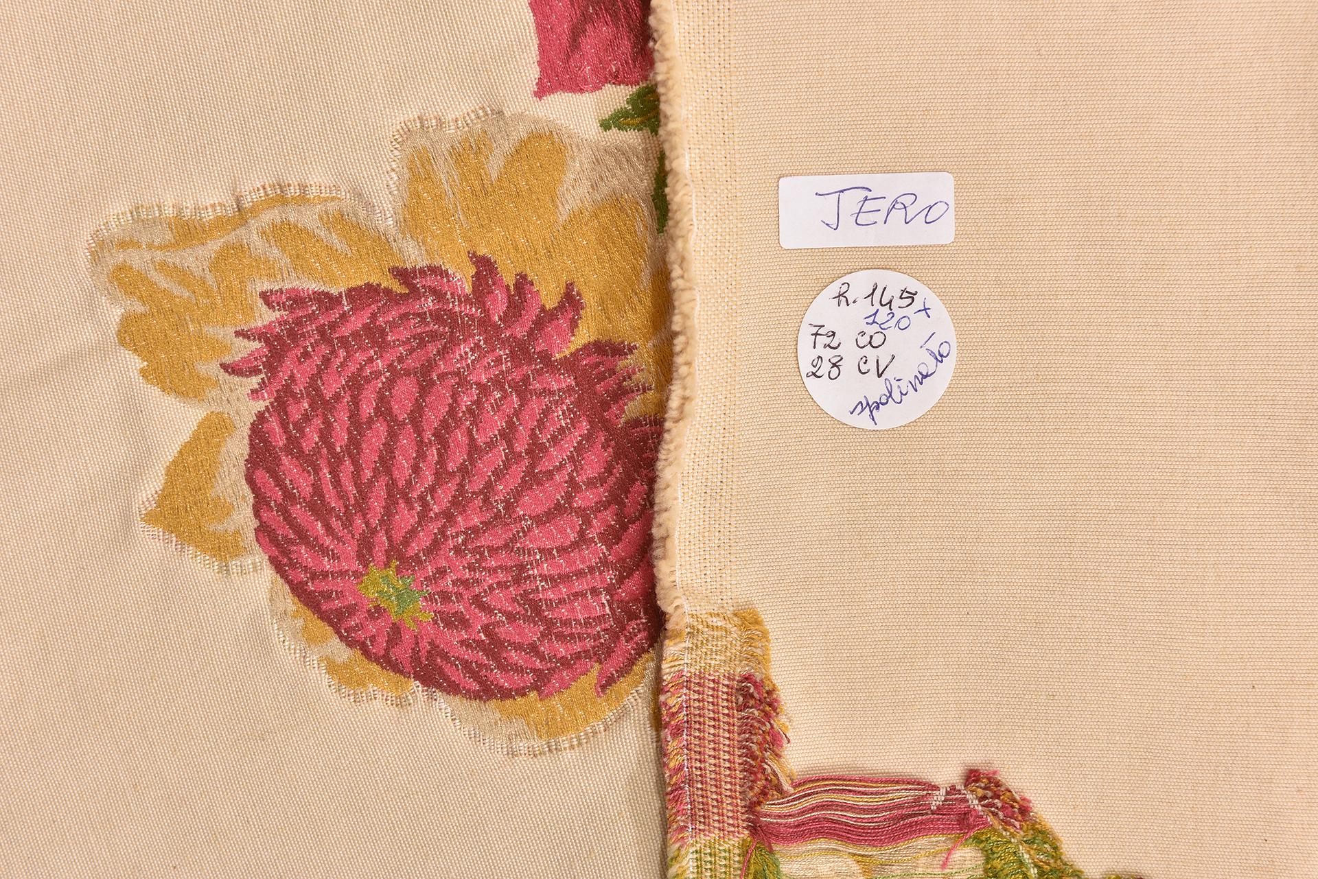 Bobbin remnant  fabric with flowes in relief by French JERO: 72% cotton and 28% CV.
For an armchair: to be completed with a plain colored fabric.
I Accept OFFER.