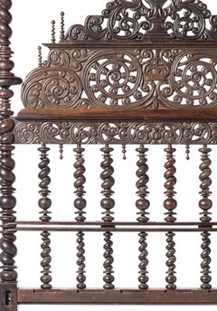 Bobbin lace bed made of Noble Wood - 17th century