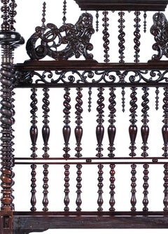 Bobbin lace bed made of Noble Wood - 17th century