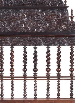 Bobbin lace bed made of Noble Wood - 17th century