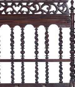 Bobbin lace bed made of Noble Wood - 18th century