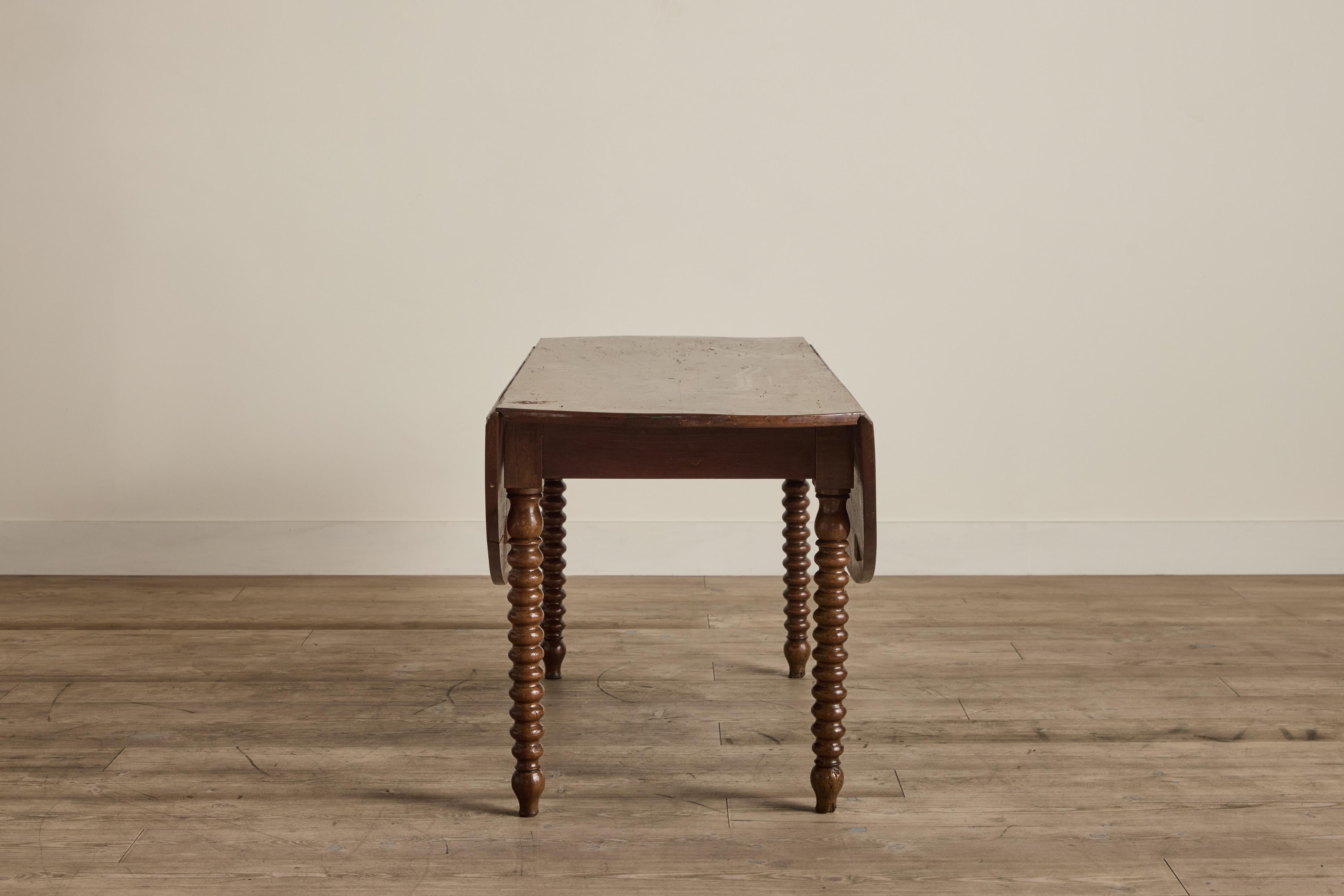 Bobbin Leg Dining Table In Good Condition In Los Angeles, CA