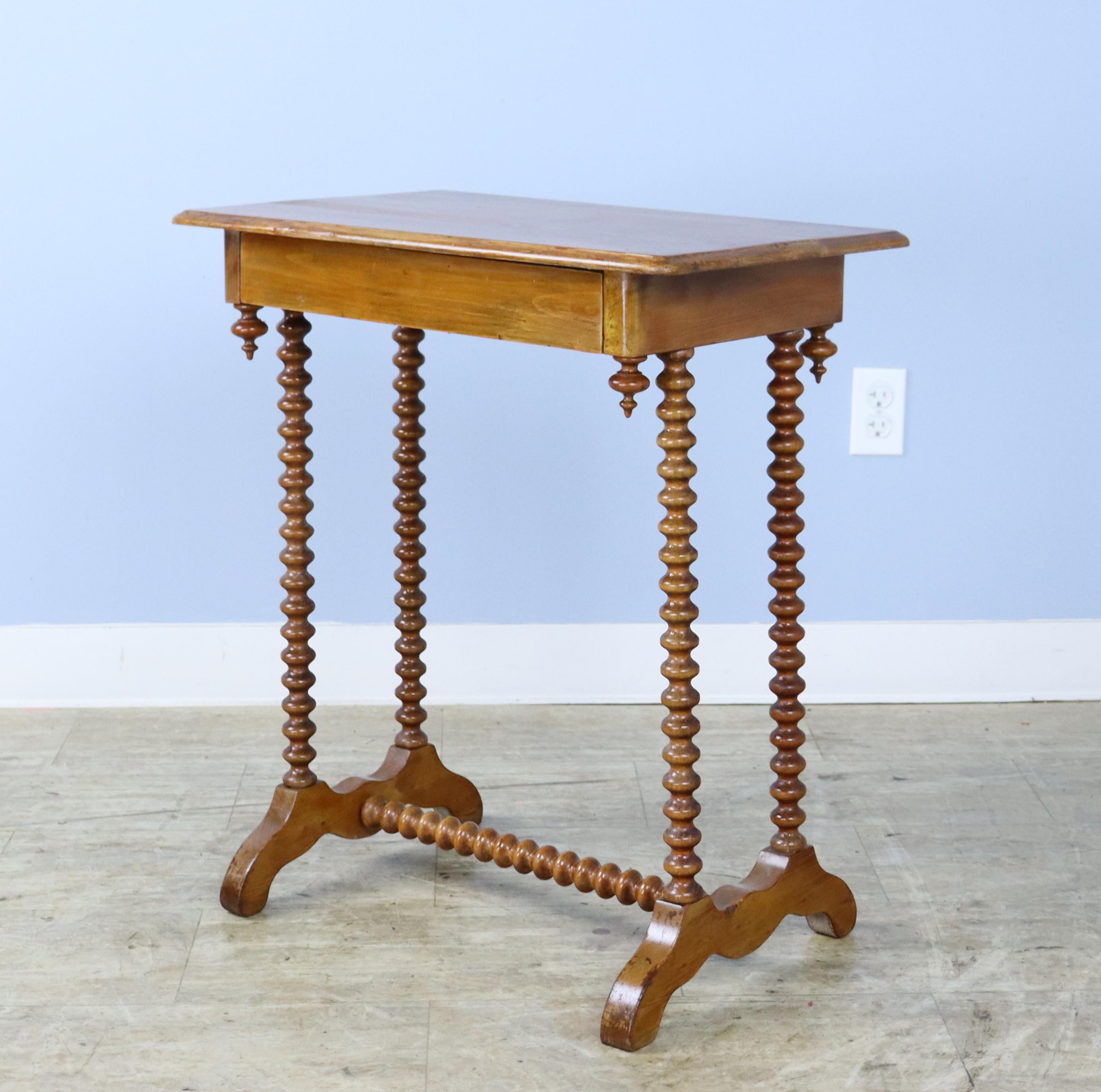 Bobbin Legged Lamp Table with Double Stretcher Base In Good Condition For Sale In Port Chester, NY