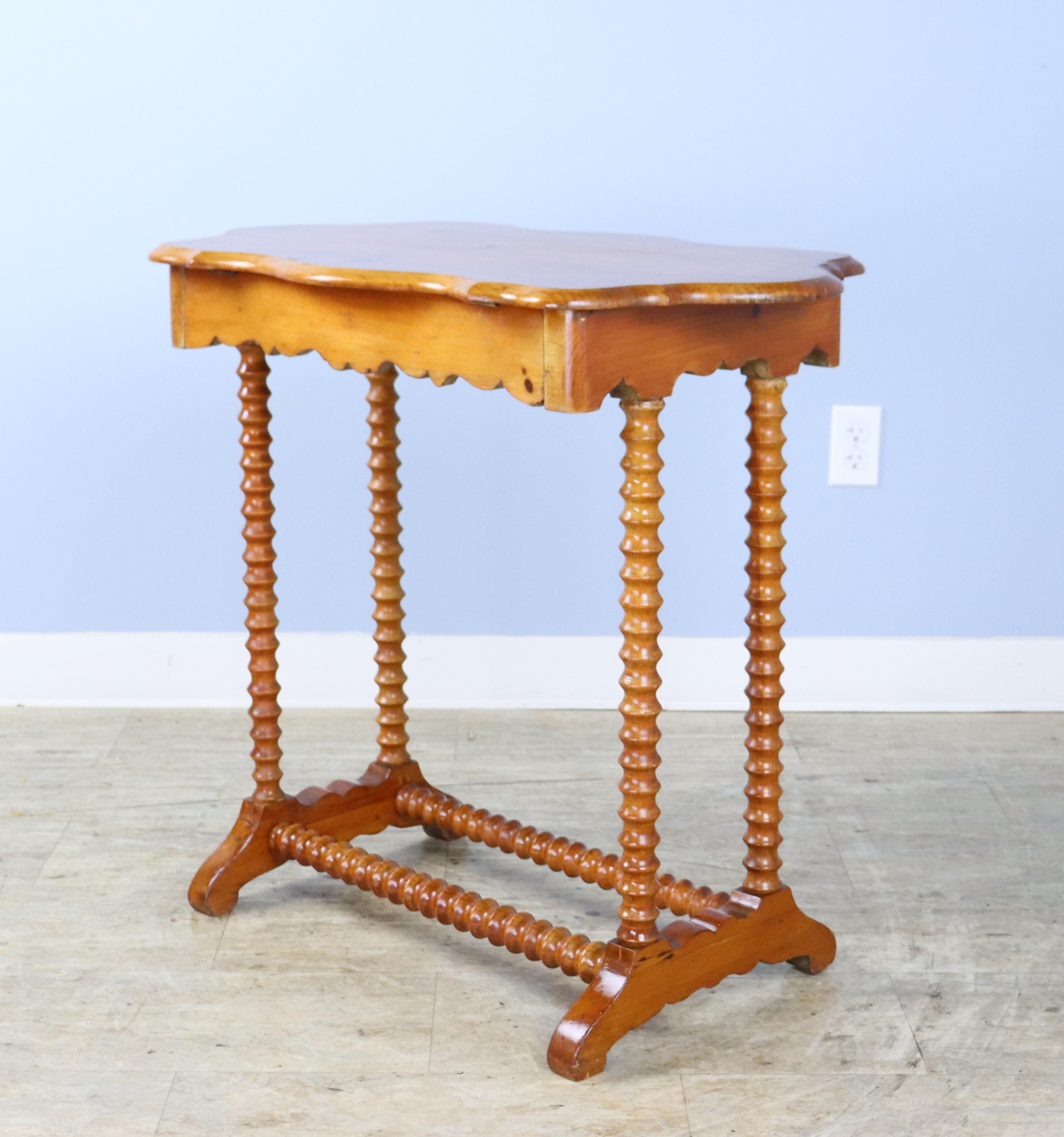 Bobbin Legged Lamp Table with Trestle Base In Good Condition For Sale In Port Chester, NY