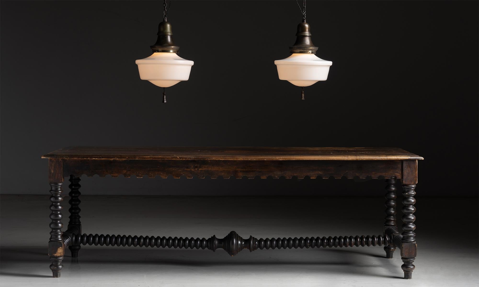 Bobbin Turned Dining Table, England circa 1870 In Good Condition In Culver City, CA