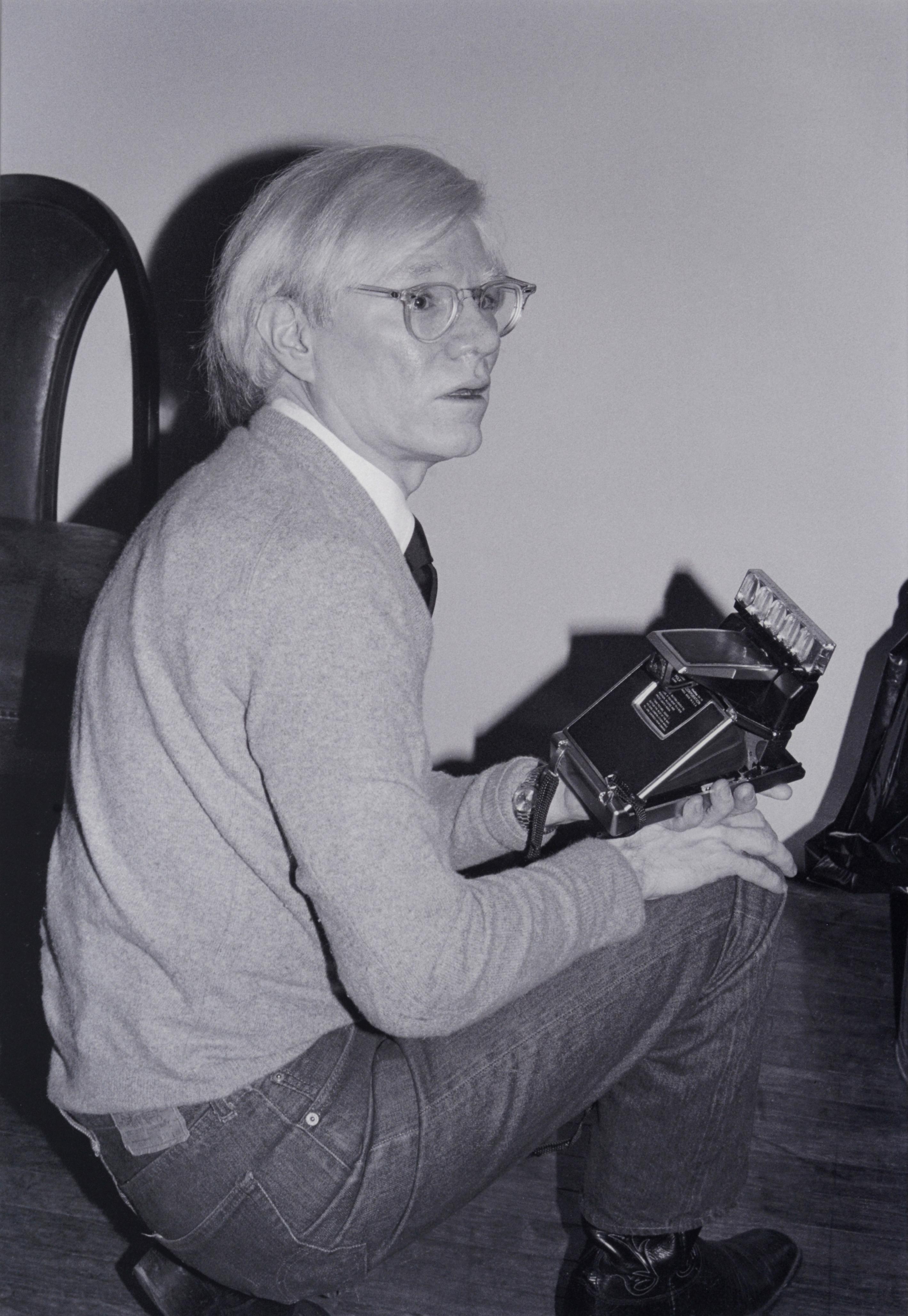 Künstler/Designer; Hersteller: Bobby Grossman (Amerikaner, 1940-2018)
Kennzeichnung(en); Anmerkungen: Kennzeichnung(en); 1979
MATERIALIEN: Chromogener Druck auf Plexiglas
Abmessungen (H, B, T): 30 "h, 20 "w (Werk ist nicht gerahmt)
Zusätzliche