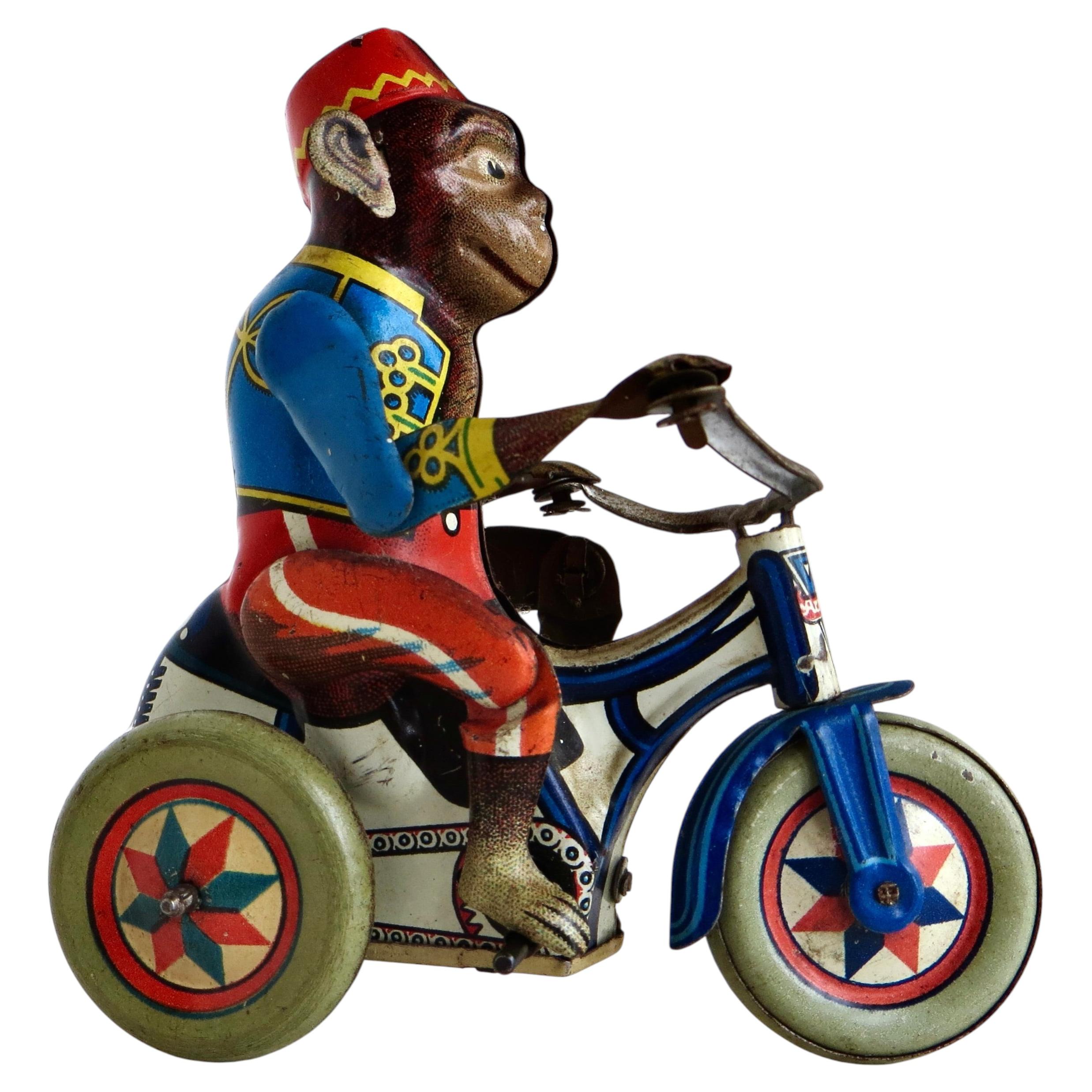 "Bobby Le Singe Sur Un Tricycle" Jouet en fer-blanc à remontoir ; Allemagne Circa 1947