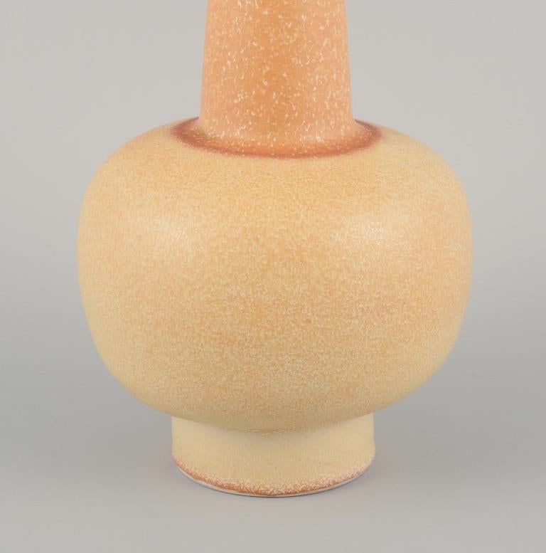 Scandinavo moderno Bobergs Fajansfabrik/Gefle, Svezia. Vaso grande in ceramica, a collo stretto. in vendita