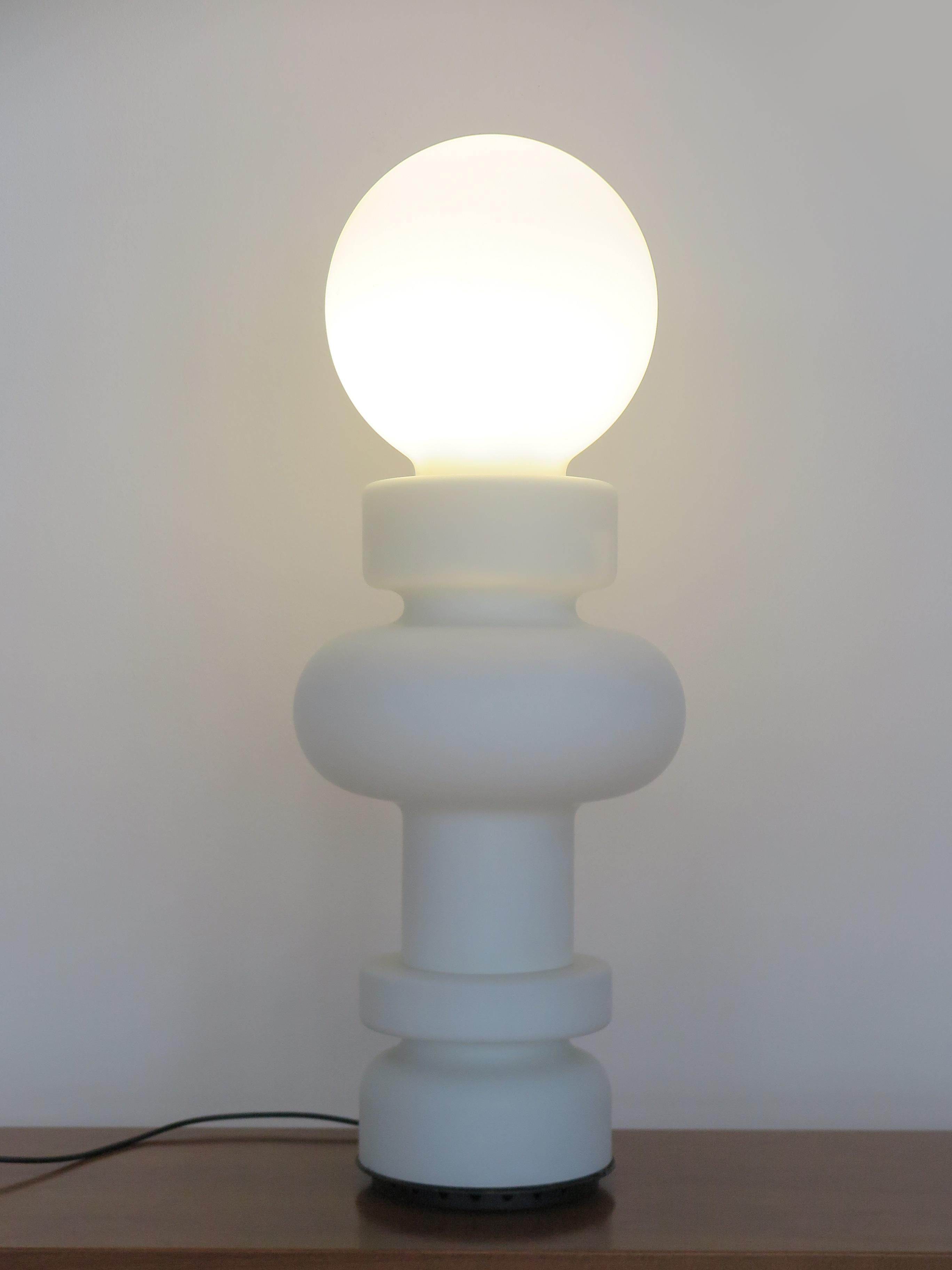 Bobo Piccoli für Fontana Arte, Italienische Mid-Century-Tischlampe „Re“ aus Glas, 1960er Jahre im Zustand „Gut“ im Angebot in Reggio Emilia, IT