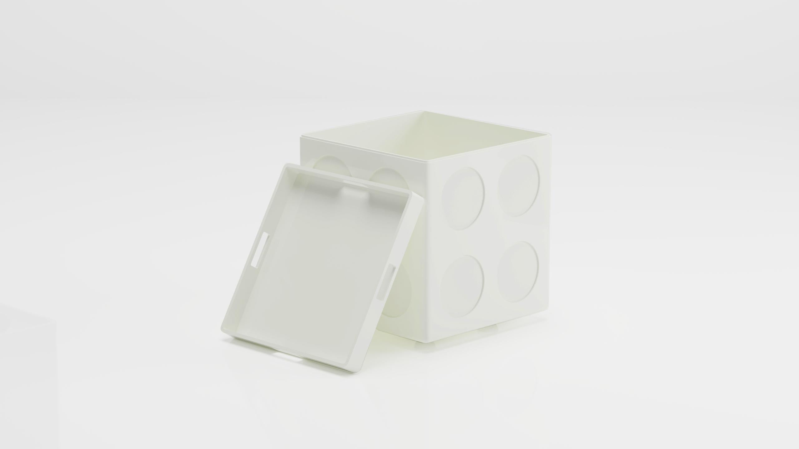 Bobo es un mueble multifuncional que puede utilizarse como mesa de centro, mesa auxiliar o mesilla de noche, ofreciendo una gran variedad de funciones. Dispone de almacenamiento en el interior de la caja y de una bandeja extraíble en la superficie