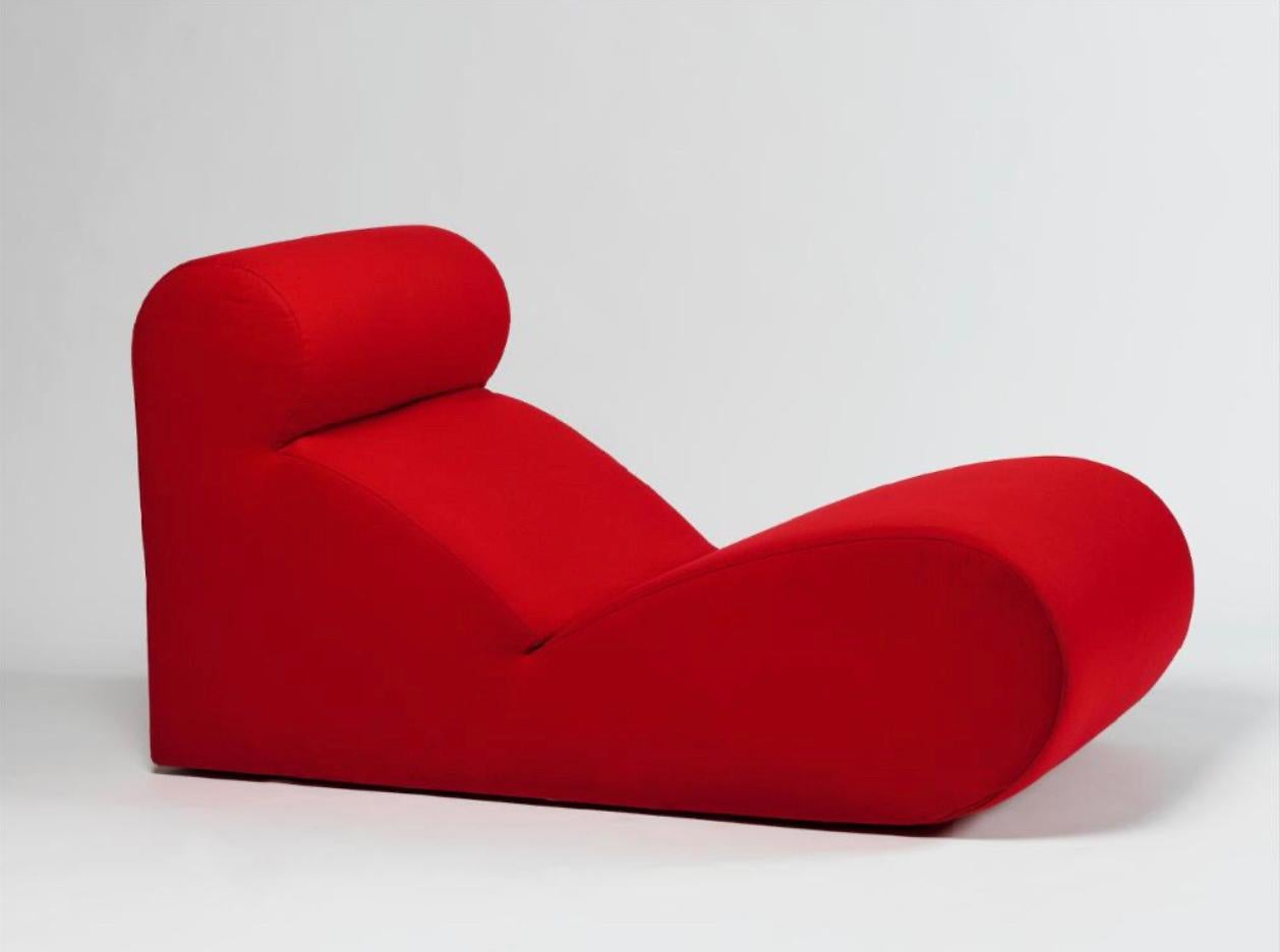 Rare and original Boborelax Chaise Longue by Cini Boeri for Arflex, Italy 1967

Bobo, designed by Cini Boeri in 1967, is one of the first examples of a monobloc seat made exclusively of polyurethane foam, without an internal frame.
It is realized
