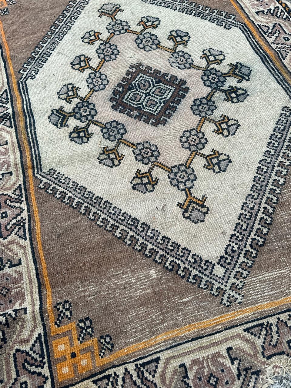 Bobyrug Schöner tunesischer Kairouan-Teppich im Vintage-Stil im Angebot 4