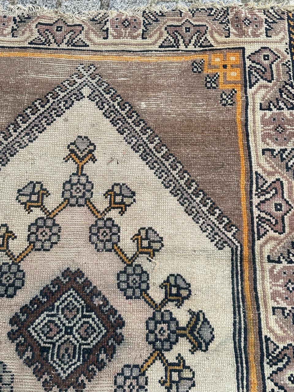 Bobyrug Nice vintage Tunisian kairouan rug In Fair Condition For Sale In Saint Ouen, FR