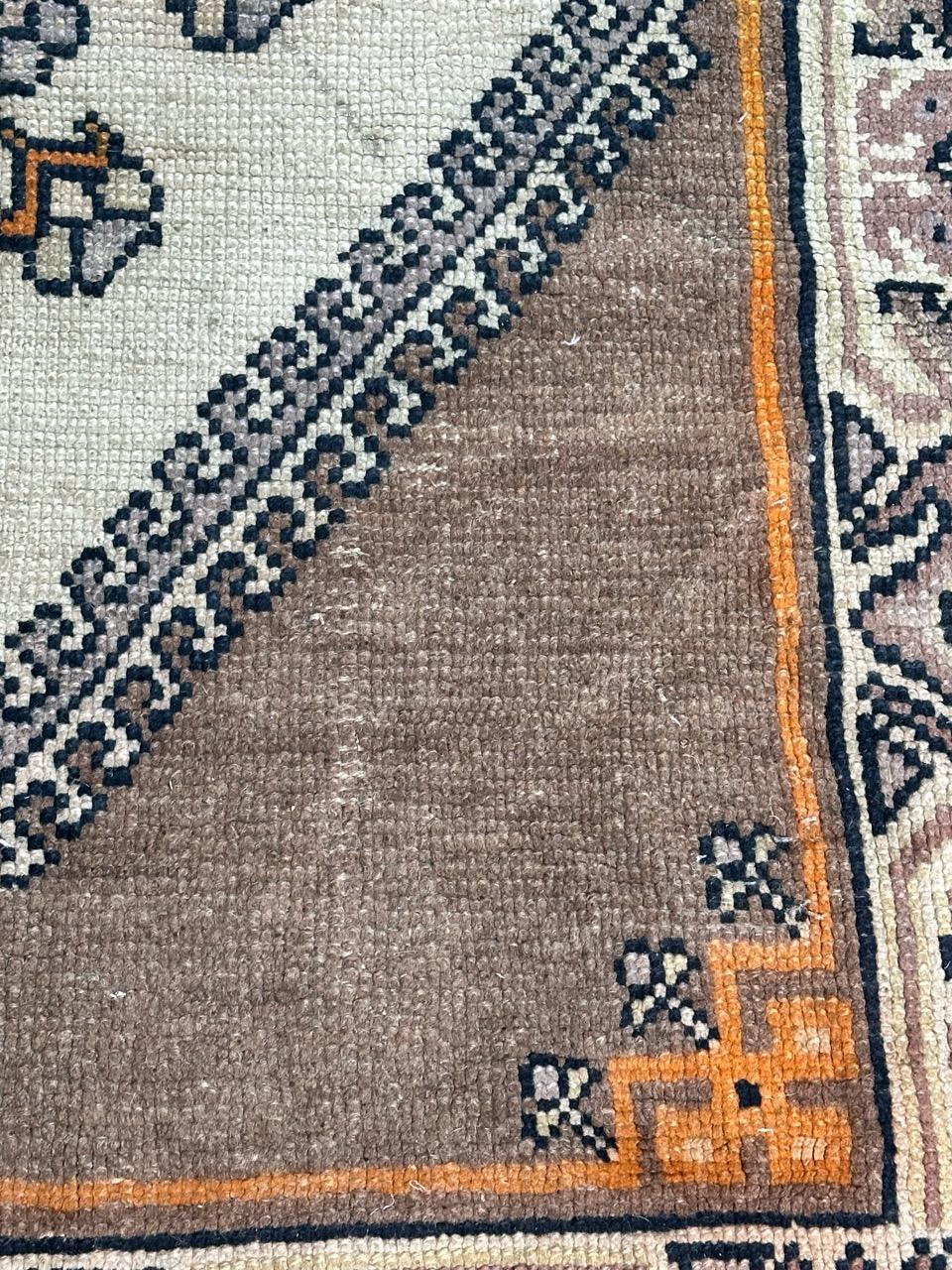 Nice vintage Tunisian kairouan rug For Sale 2