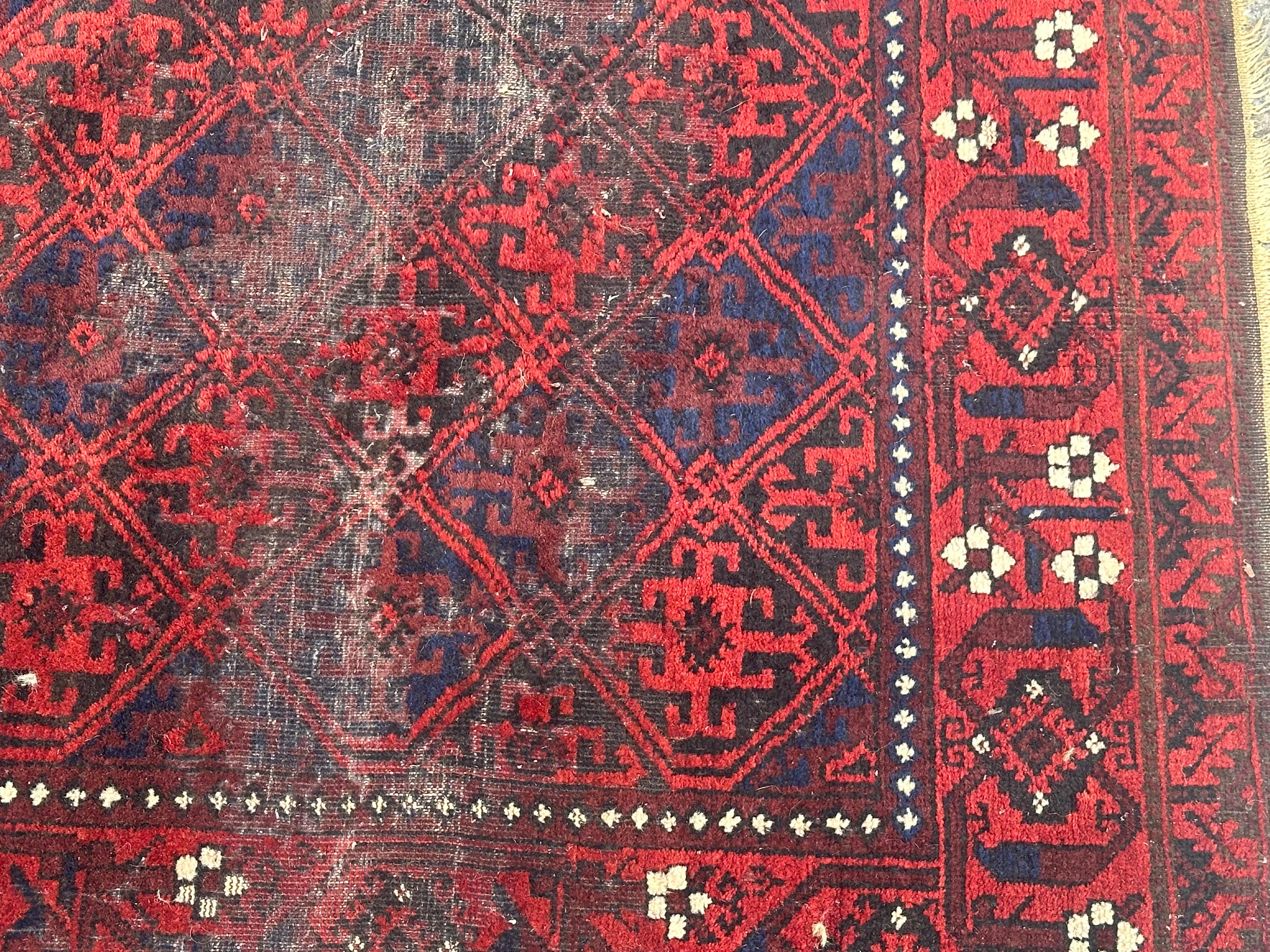 Tappeto antico tribale Turkmen Baluch Afghan di Bobyrug, afflitto da una distorsione in vendita 3
