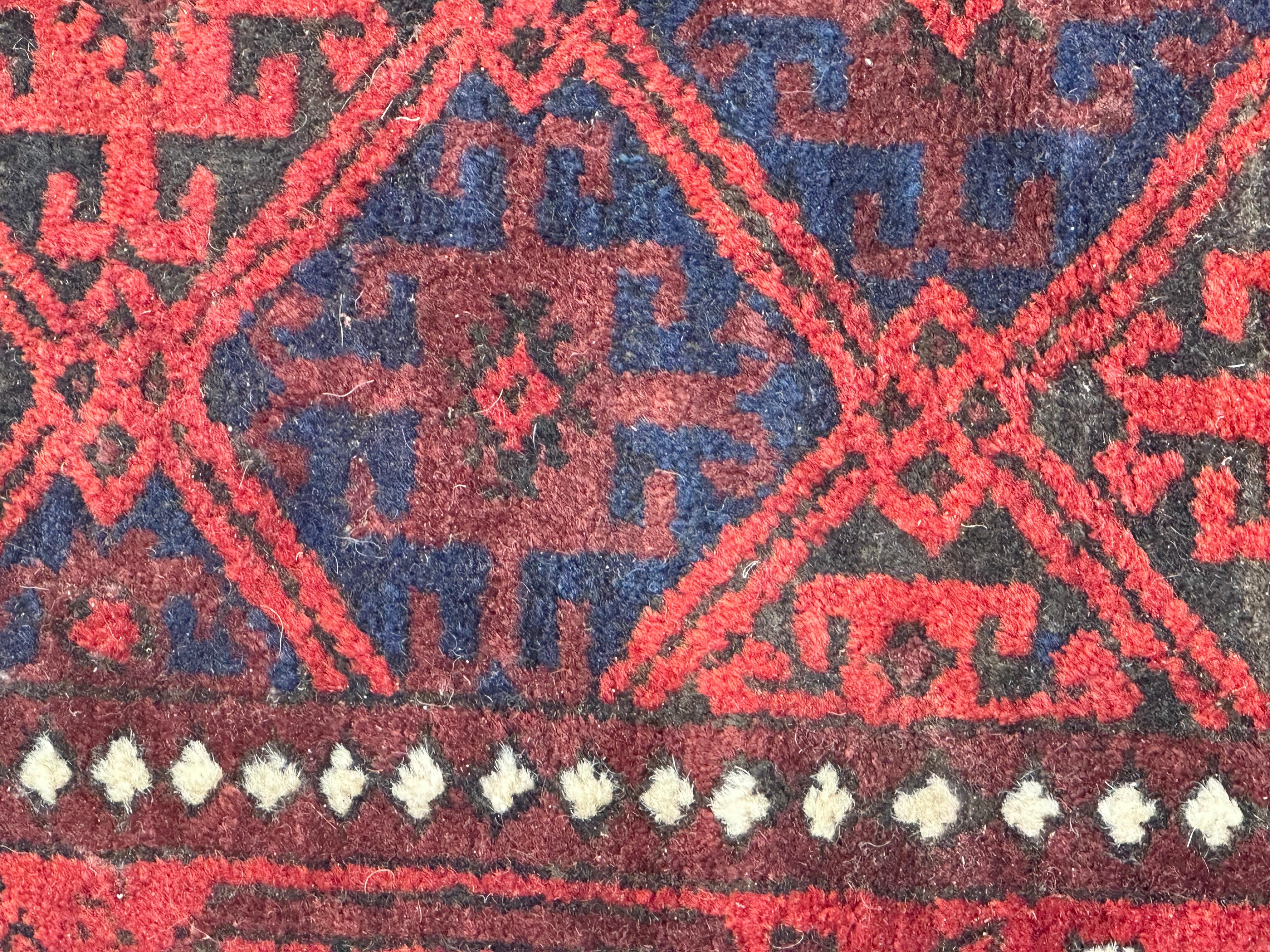 Lana Tappeto antico tribale Turkmen Baluch Afghan di Bobyrug, afflitto da una distorsione in vendita