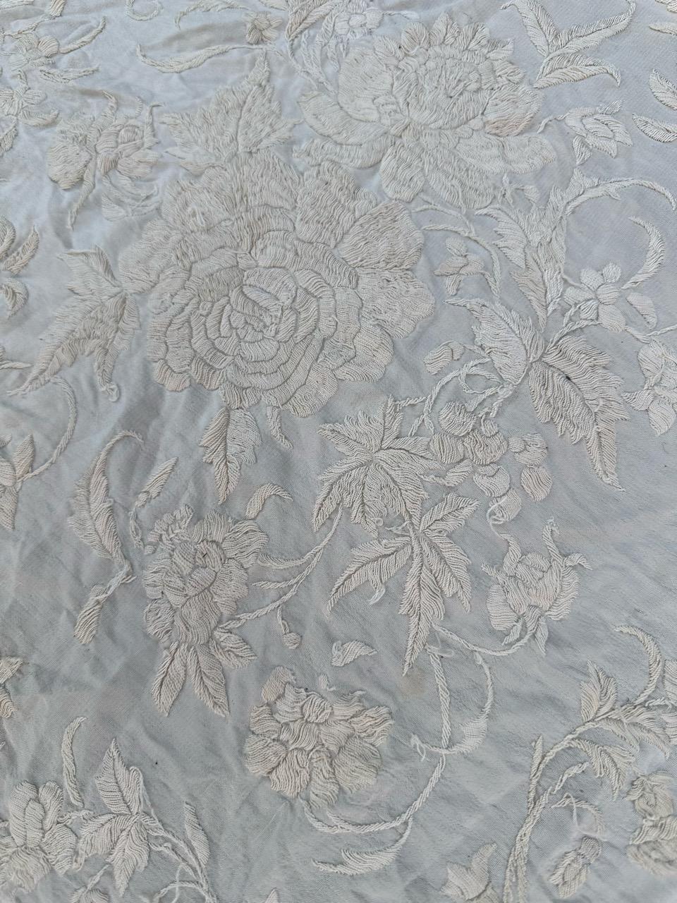 Bobyrug’s Beautiful Antique Manila Embroidered piano Shawl Chinese embroidery For Sale 5