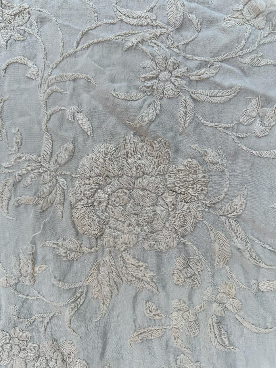 Bobyrug’s Beautiful Antique Manila Embroidered piano Shawl Chinese embroidery For Sale 10