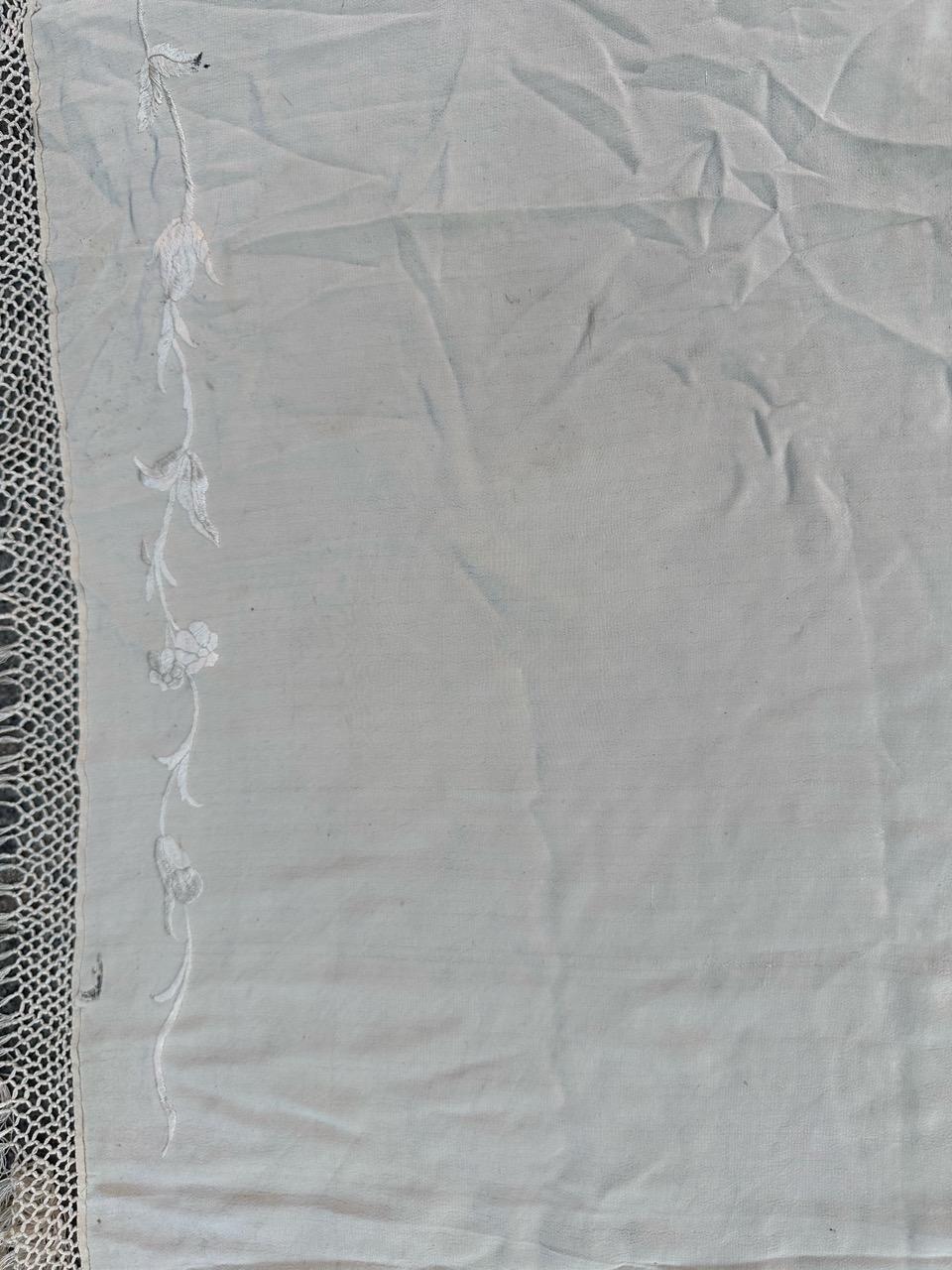 Chinoiserie Beautiful Antique Manila Embroidered piano Shawl Chinese embroidery For Sale