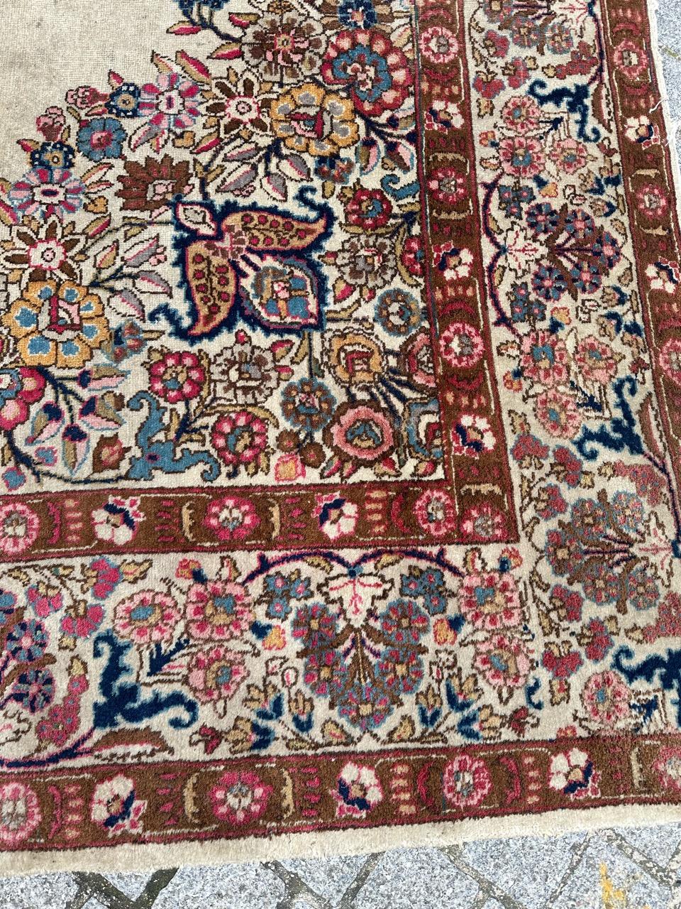 Bobyrug’s Beautiful large antique Kirman rug  In Fair Condition For Sale In Saint Ouen, FR