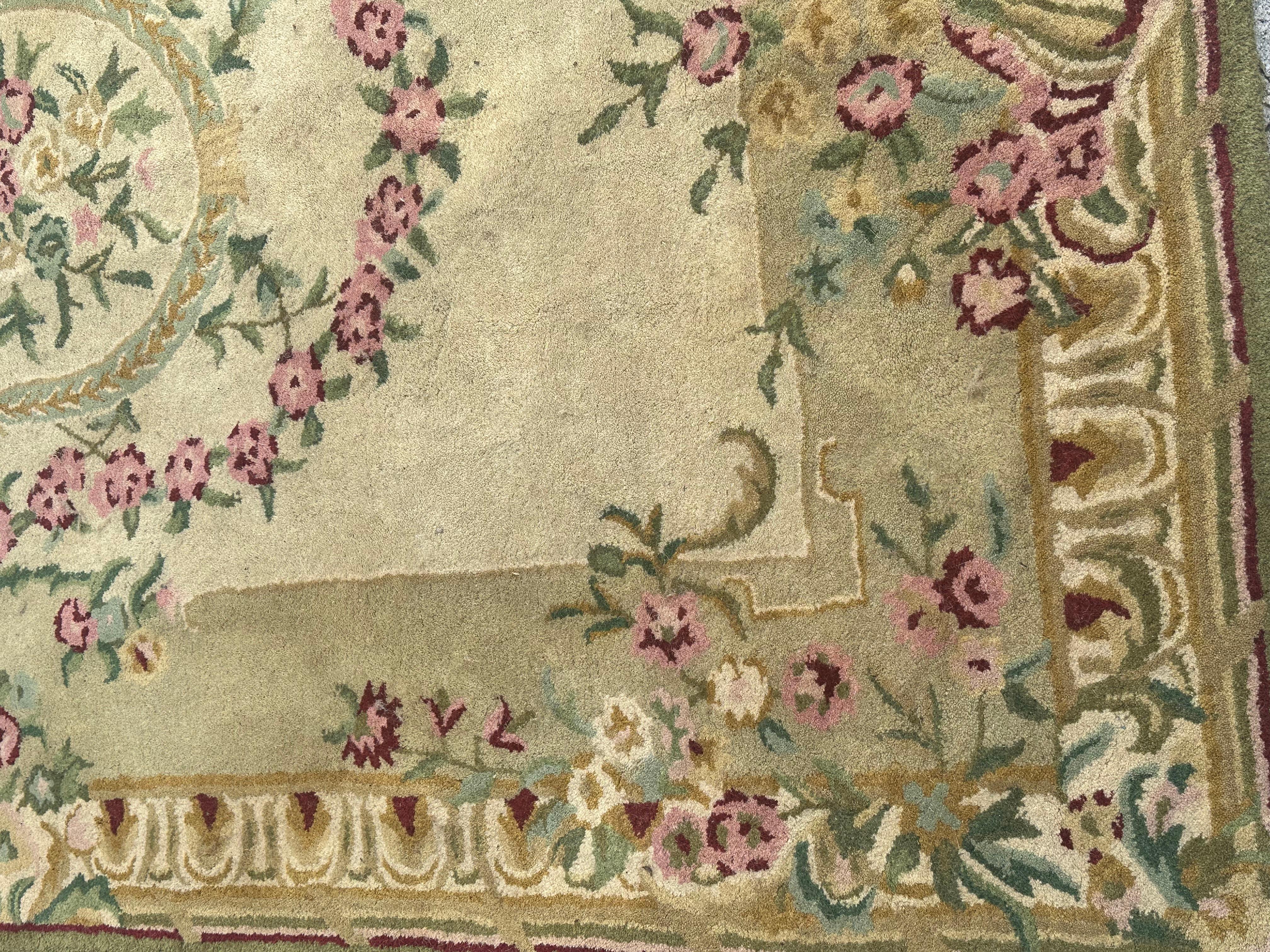 Bobyrug's Beautiful Savonnerie Style Hand Tufted Rug im Angebot 2