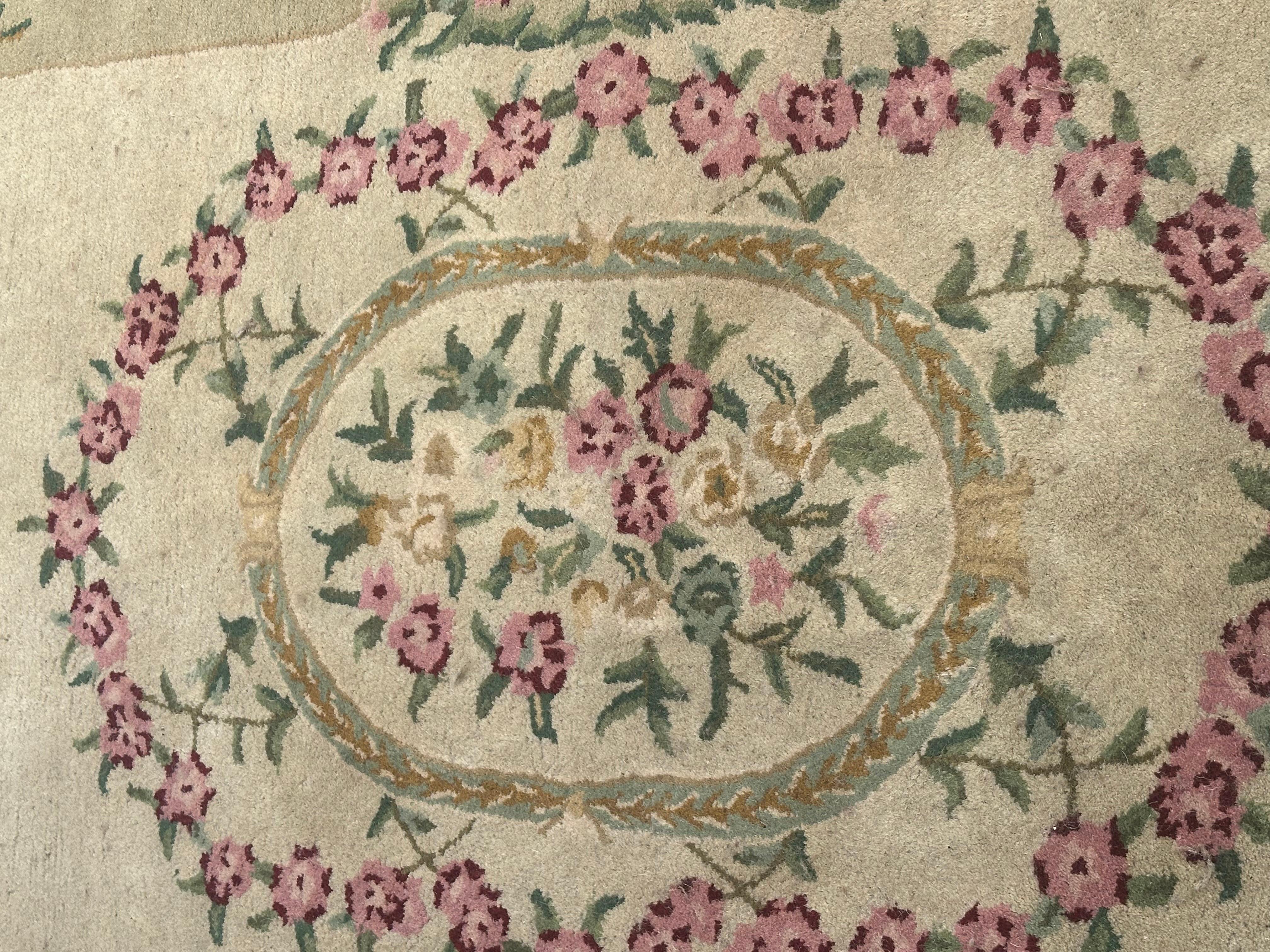 Bobyrug's Beautiful Savonnerie Style Hand Tufted Rug im Angebot 3