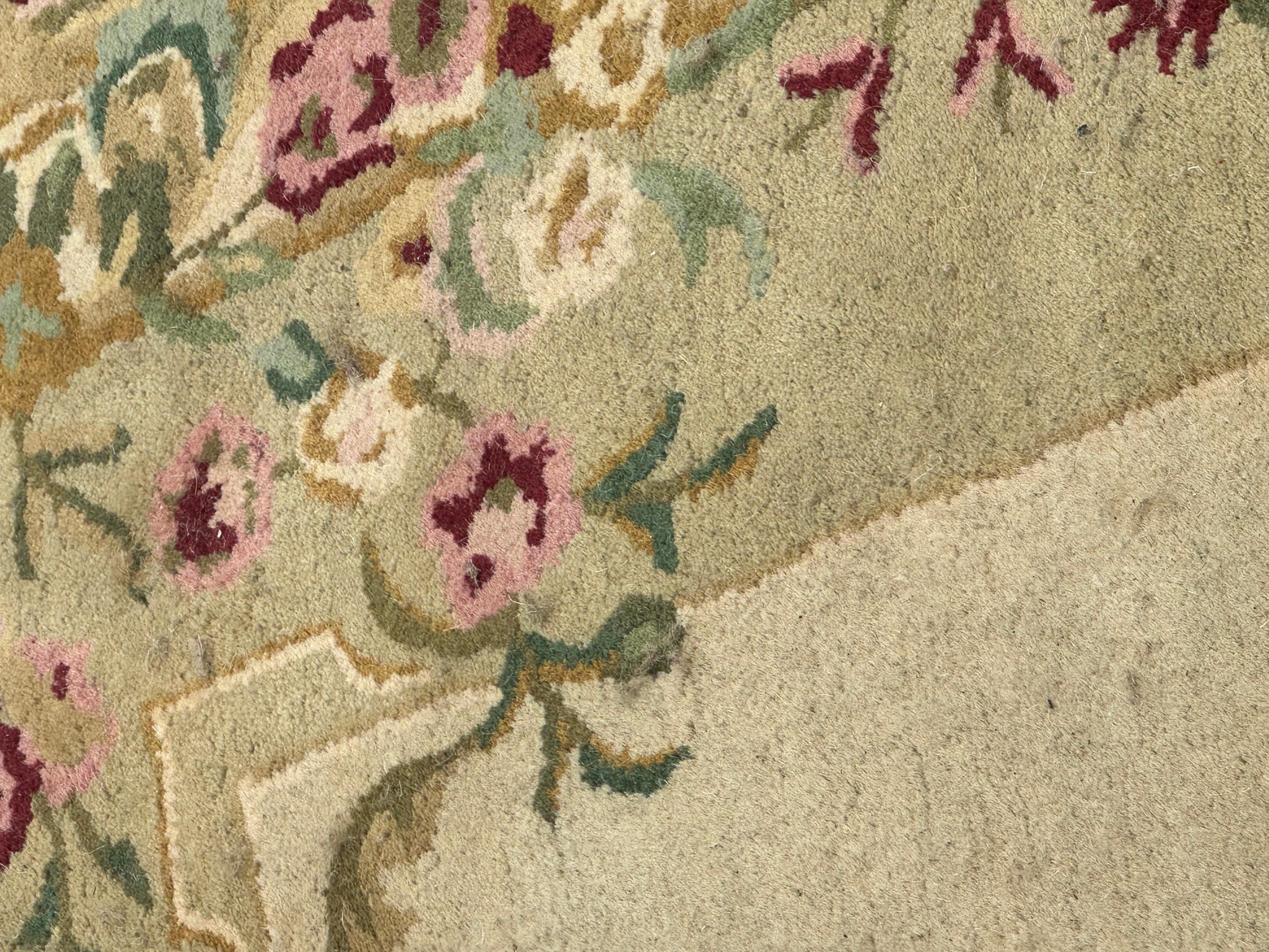 Bobyrug's Beautiful Savonnerie Style Hand Tufted Rug im Angebot 5