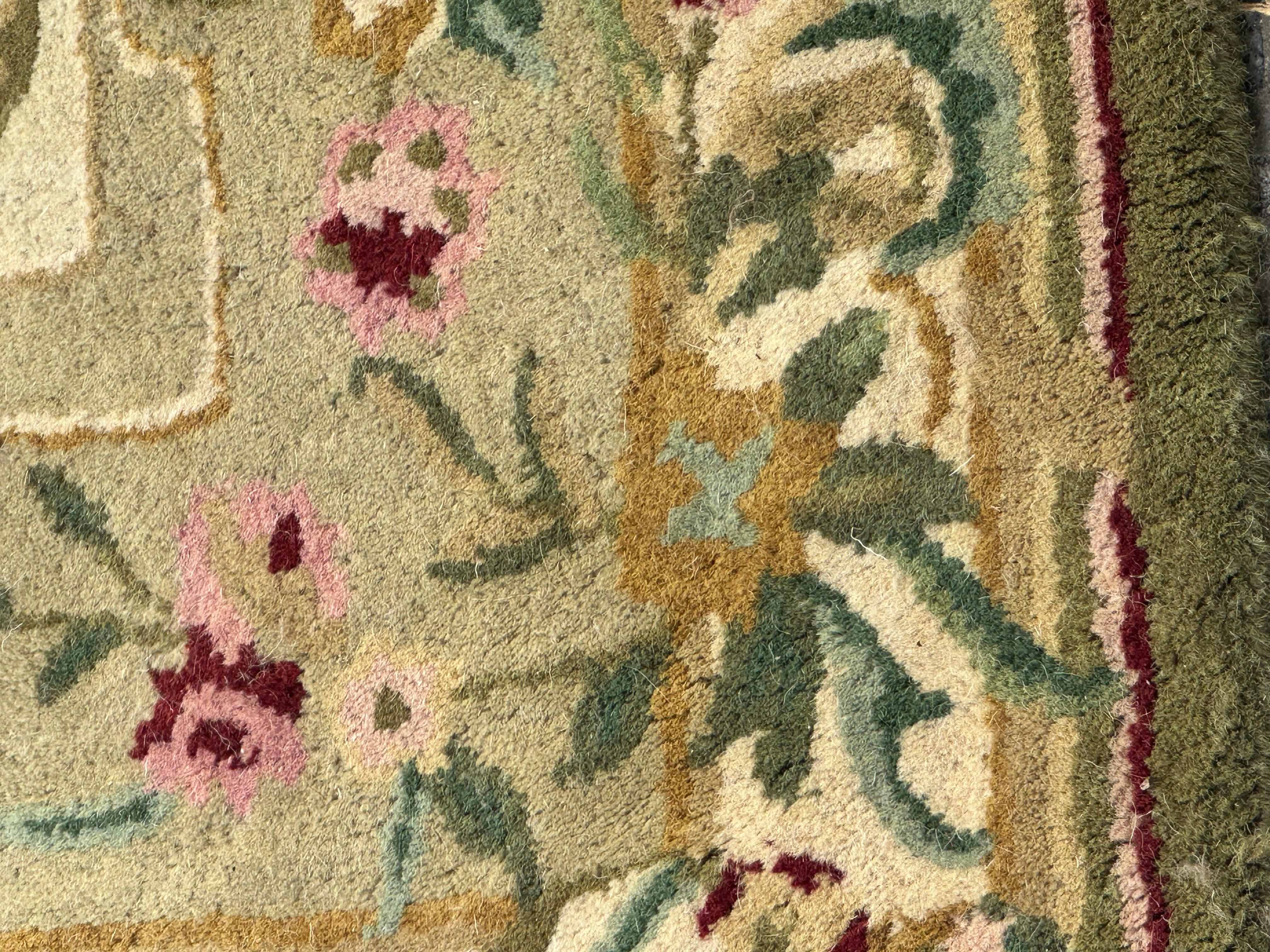 Bobyrug's Beautiful Savonnerie Style Hand Tufted Rug im Angebot 8